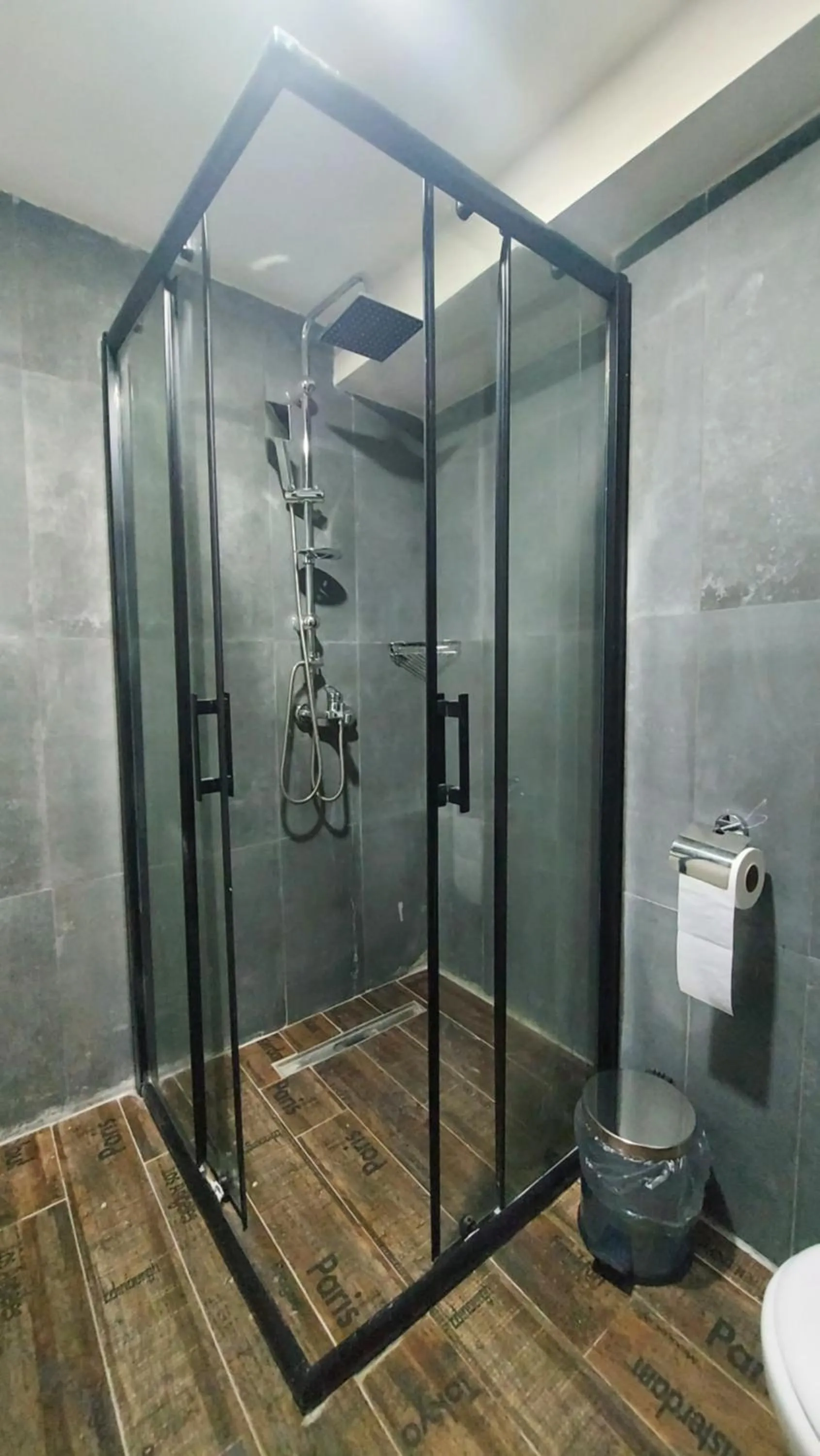Shower in Lupo Libero Hotel Spa