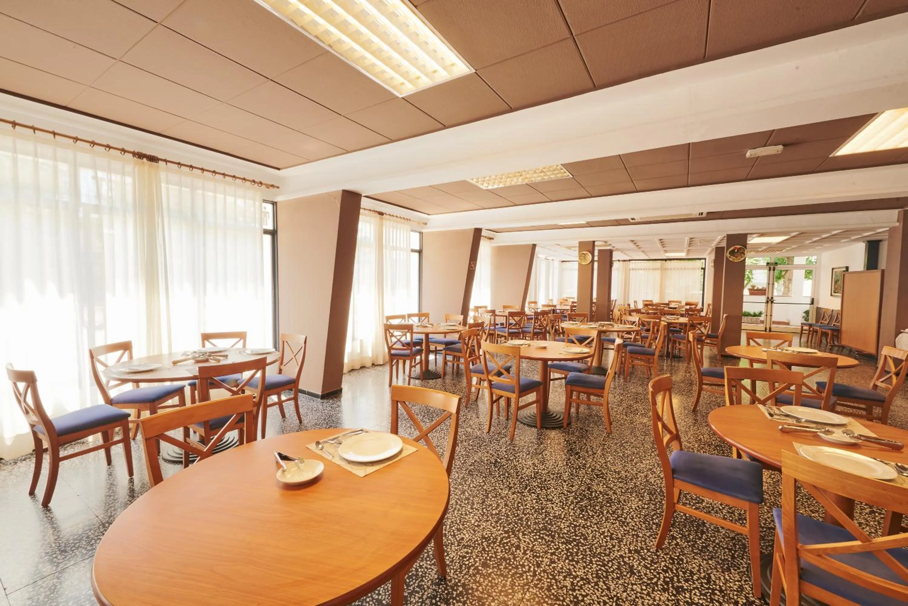 Restaurant/places to eat in Checkin Flamingo