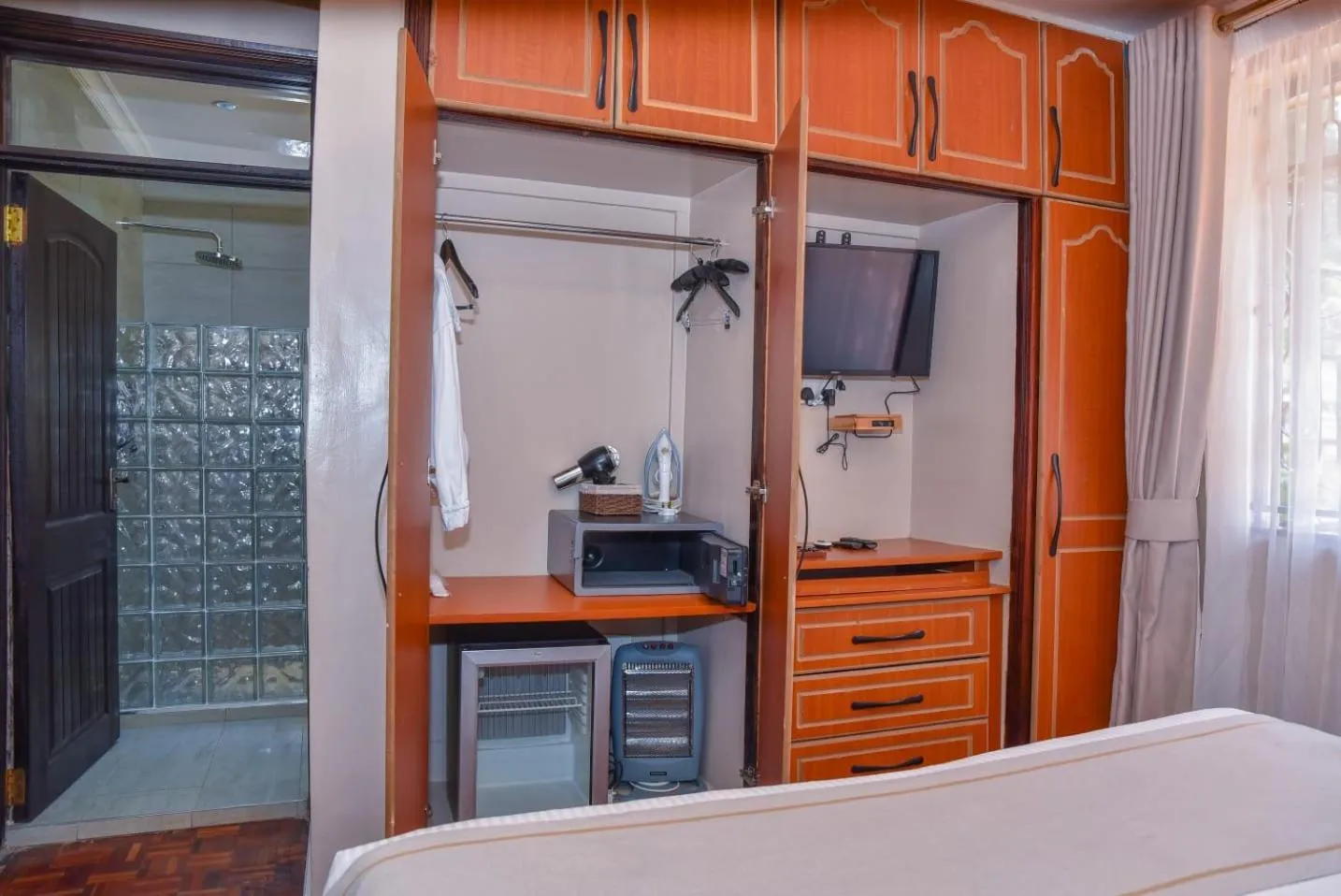 Bed in Cozy Stead Hotel - Garden House, Gigiri