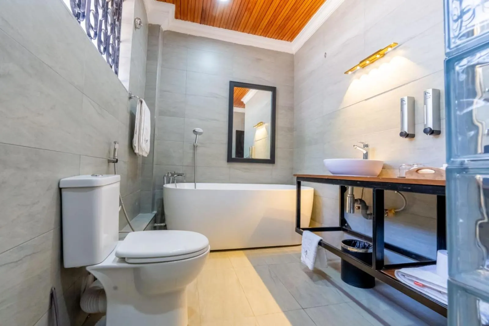 Bathroom in Cozy Stead