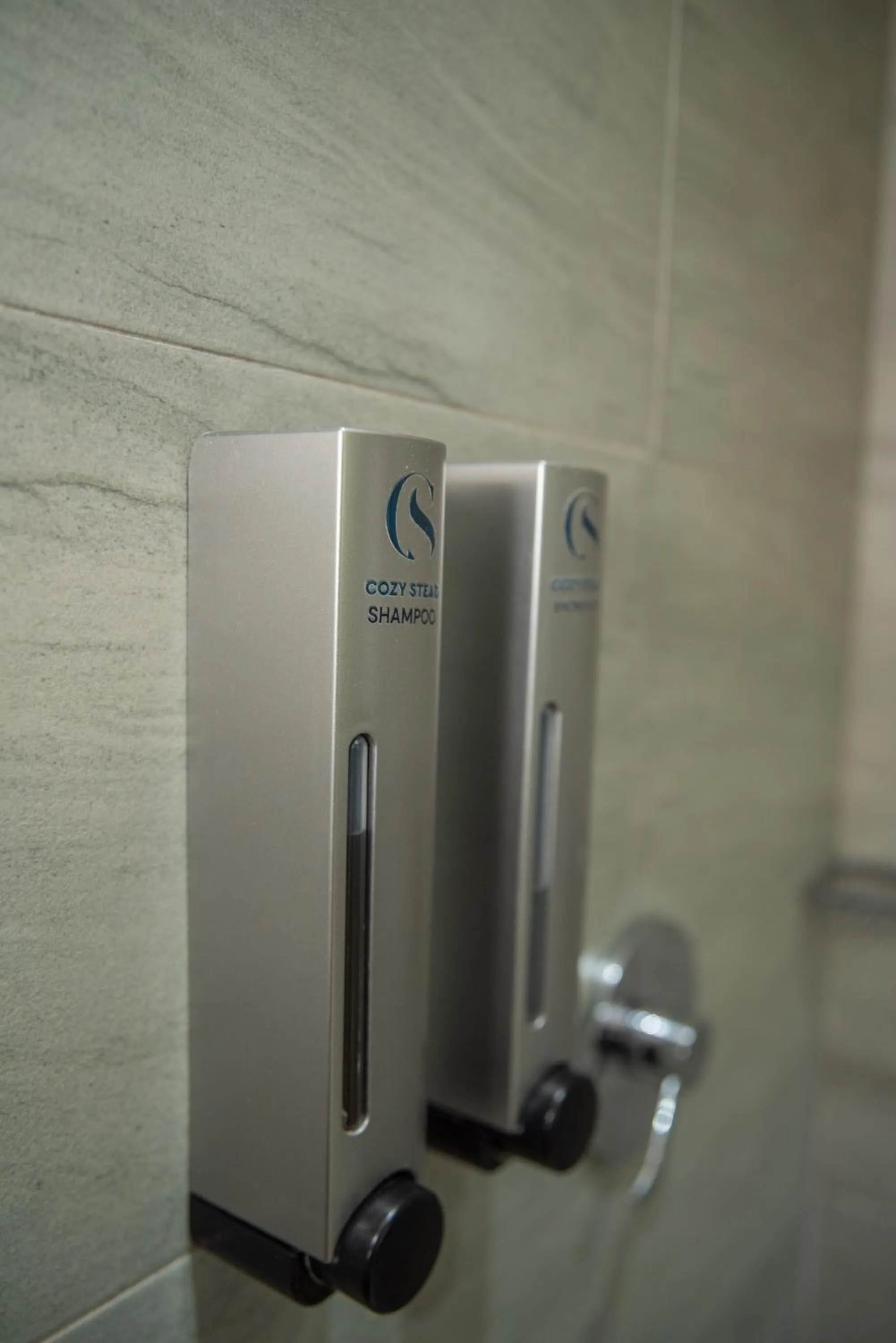 Shower in Cozy Stead Hotel - Garden House, Gigiri