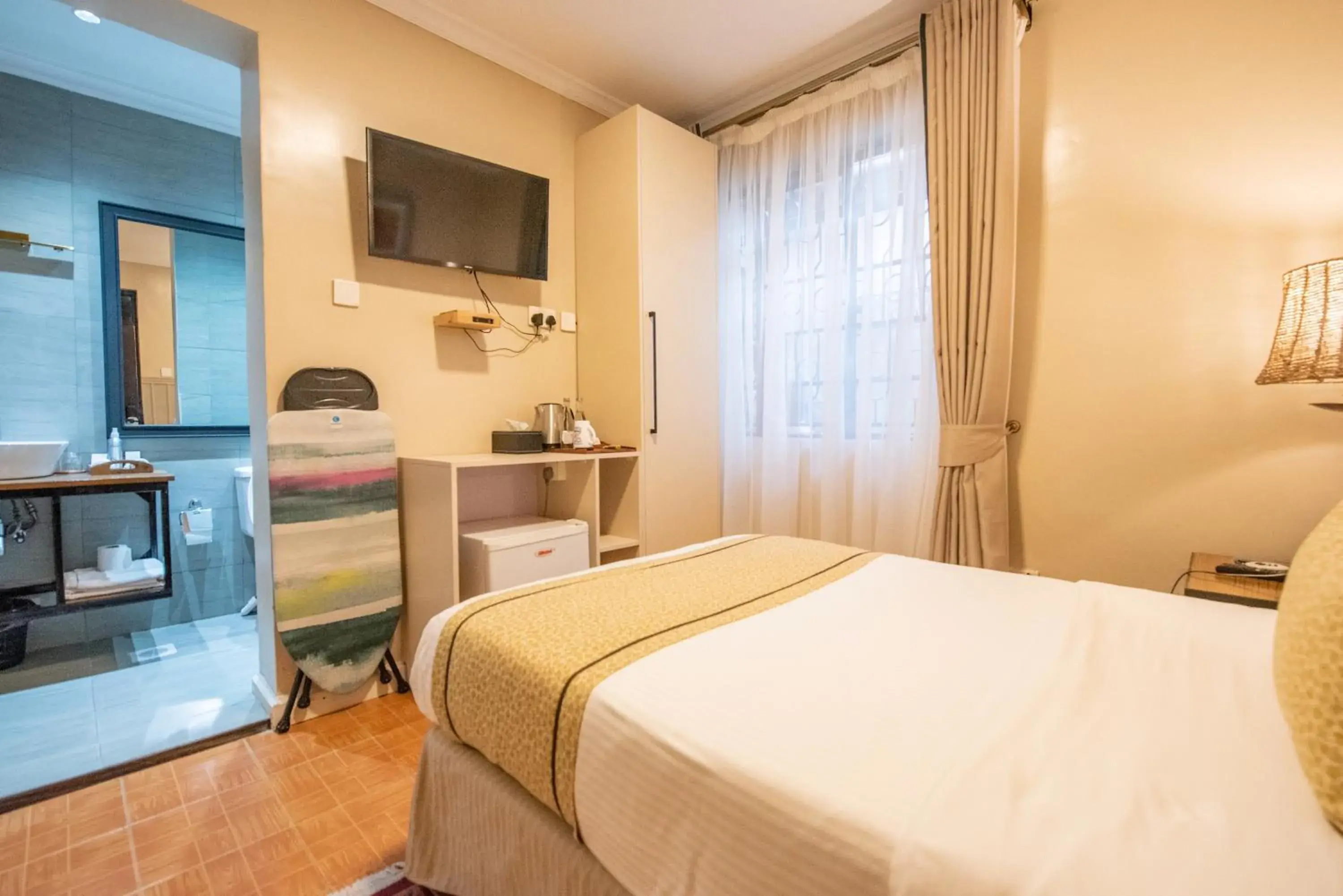 Single Room in Cozy Stead Hotel - Garden House, Gigiri Single Room in Cozy Stead Hotel - Garden House, Gigiri
