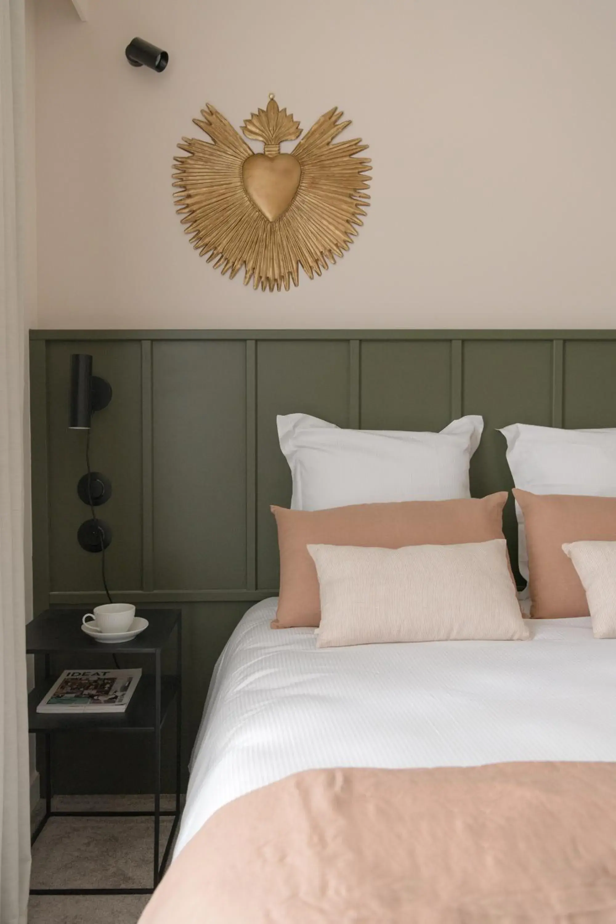 Comfort Room Garden View in Hôtel Le Prieuré Comfort Room Garden View in Hôtel Le Prieuré