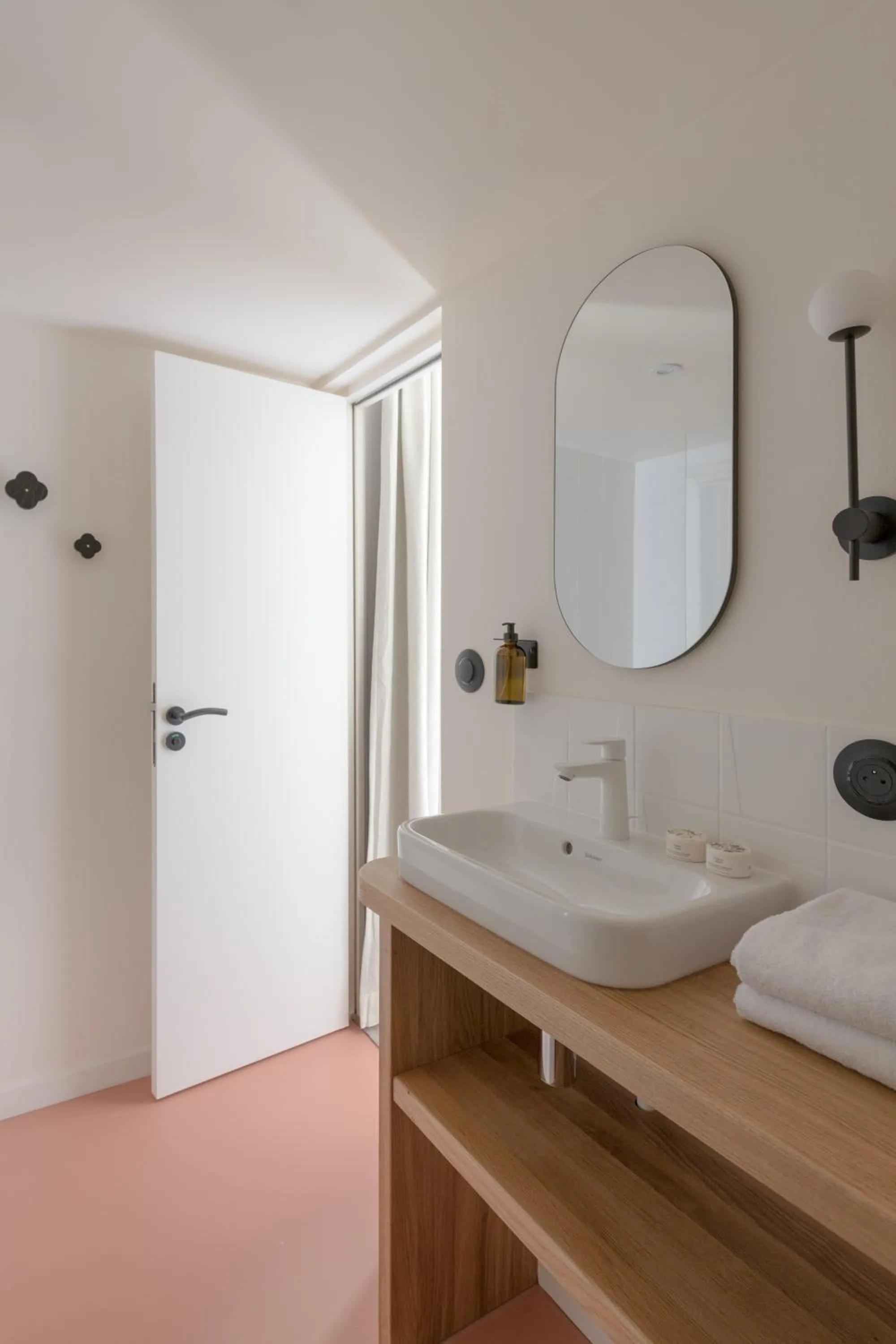 Bathroom in Hôtel Le Prieuré