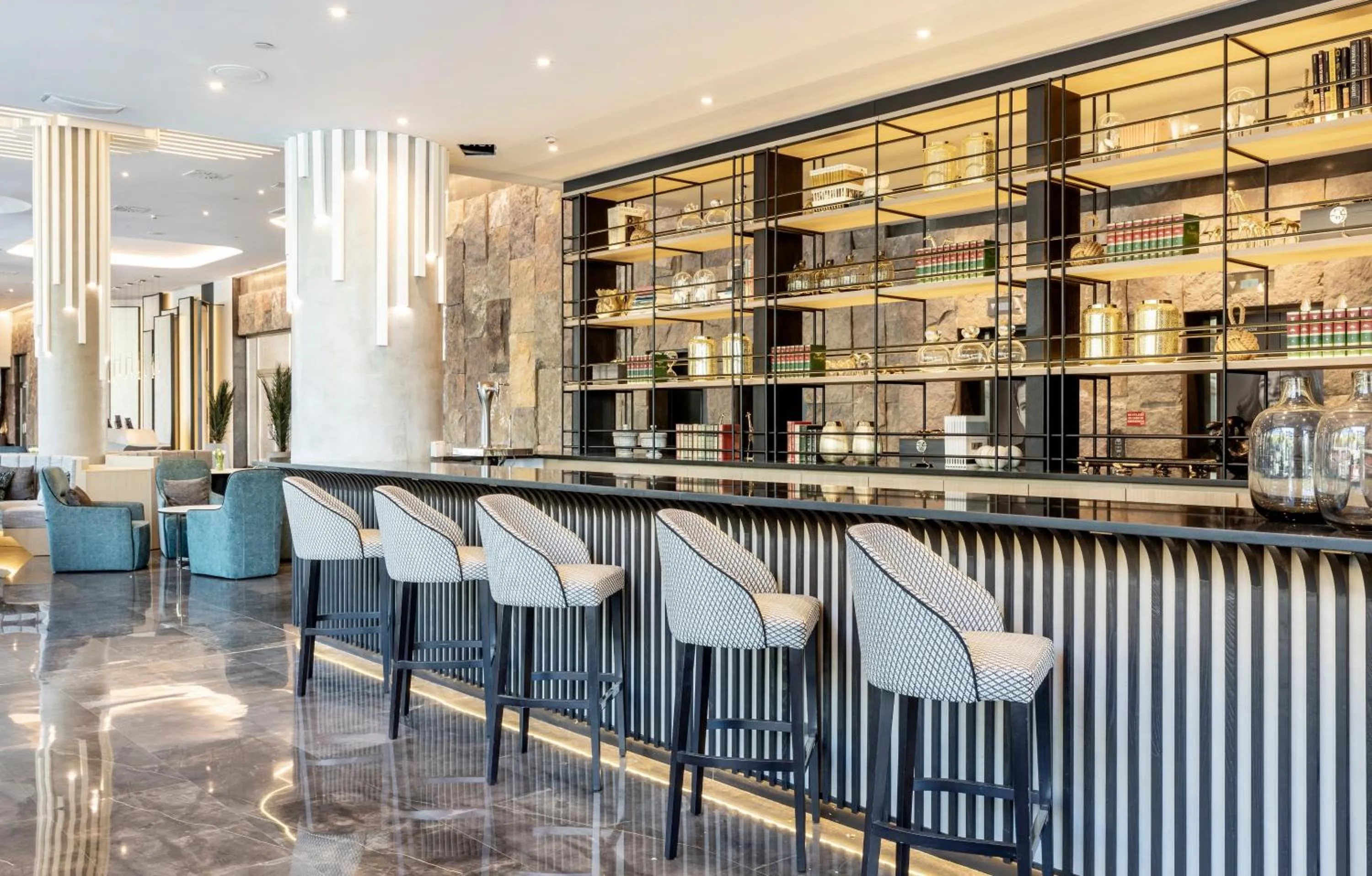 Lounge or bar in Ilunion Alcalá Norte