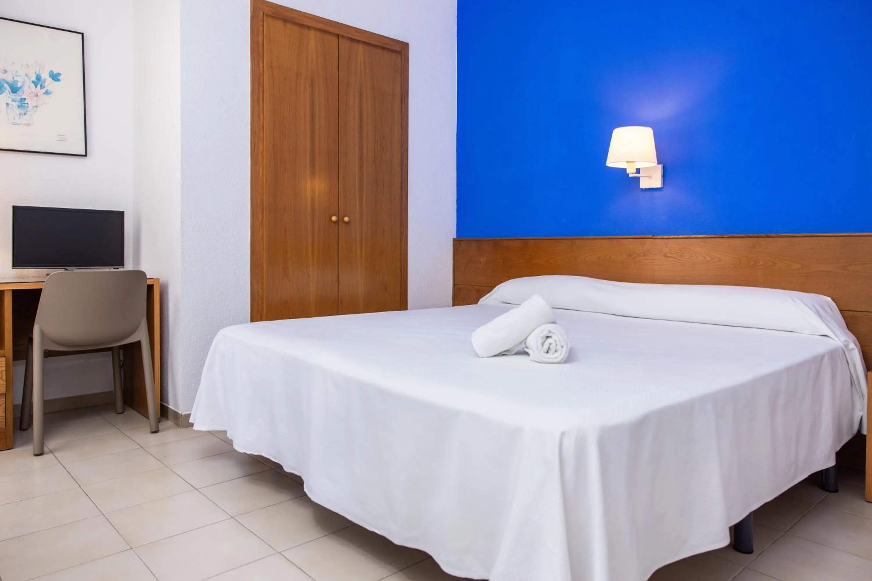 Bedroom, Bed in RVHotels Mar de Tossa