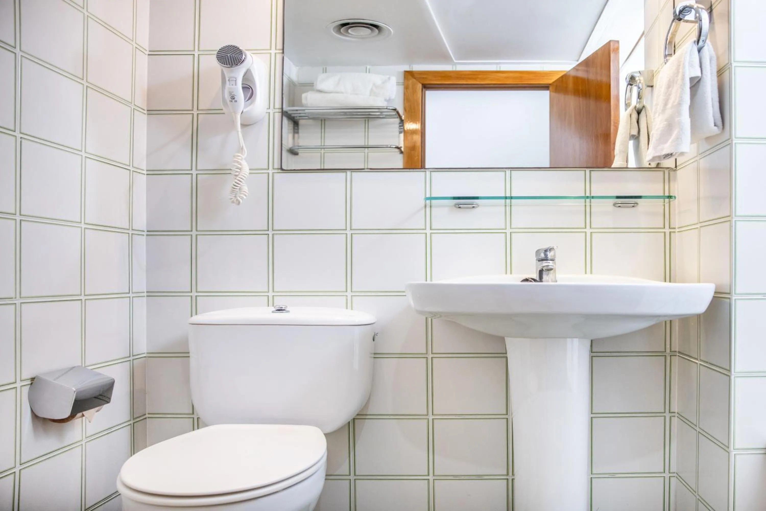 Bathroom in RVHotels Mar de Tossa