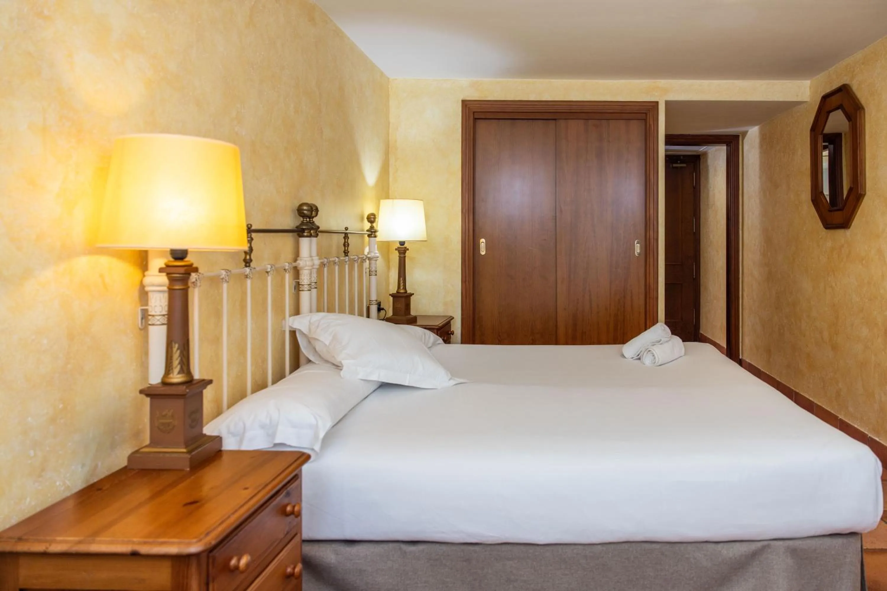 Bedroom, Bed in RVHotels Vila de Tossa