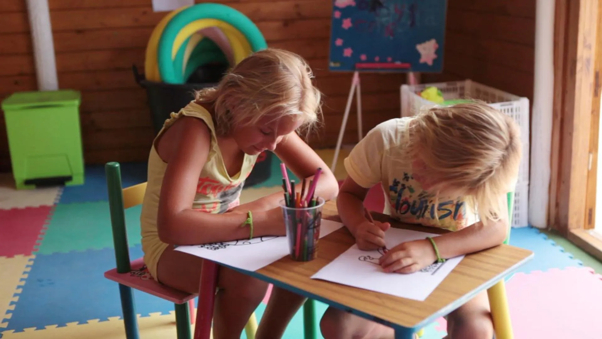 young children in Hotel-Apartamento Las Olas