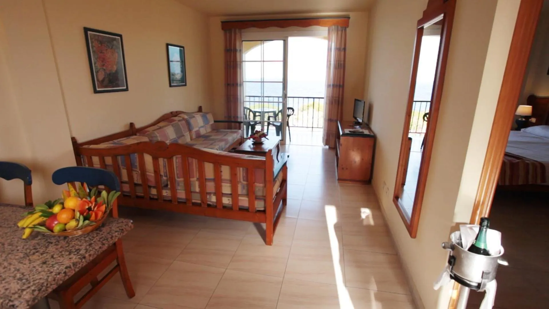 Day, Bed in Hotel-Apartamento Las Olas