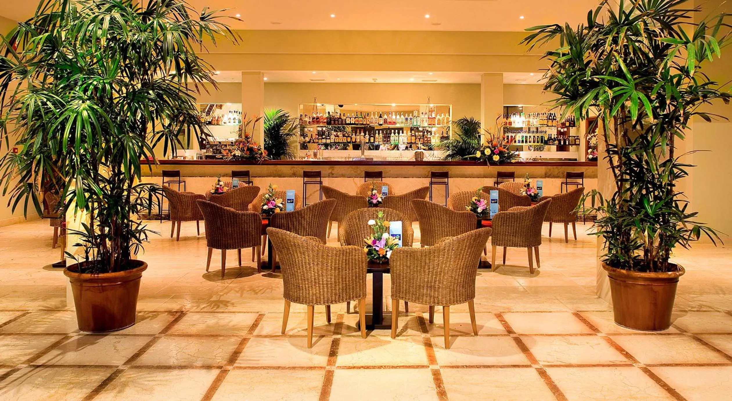 Lounge or bar in Hotel-Apartamento Las Olas