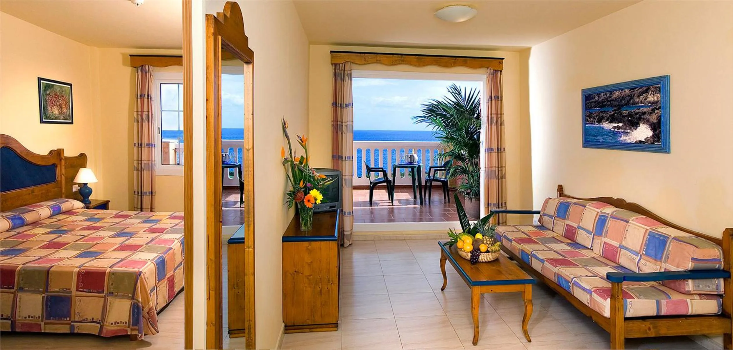 Balcony/Terrace, Bed in Hotel-Apartamento Las Olas