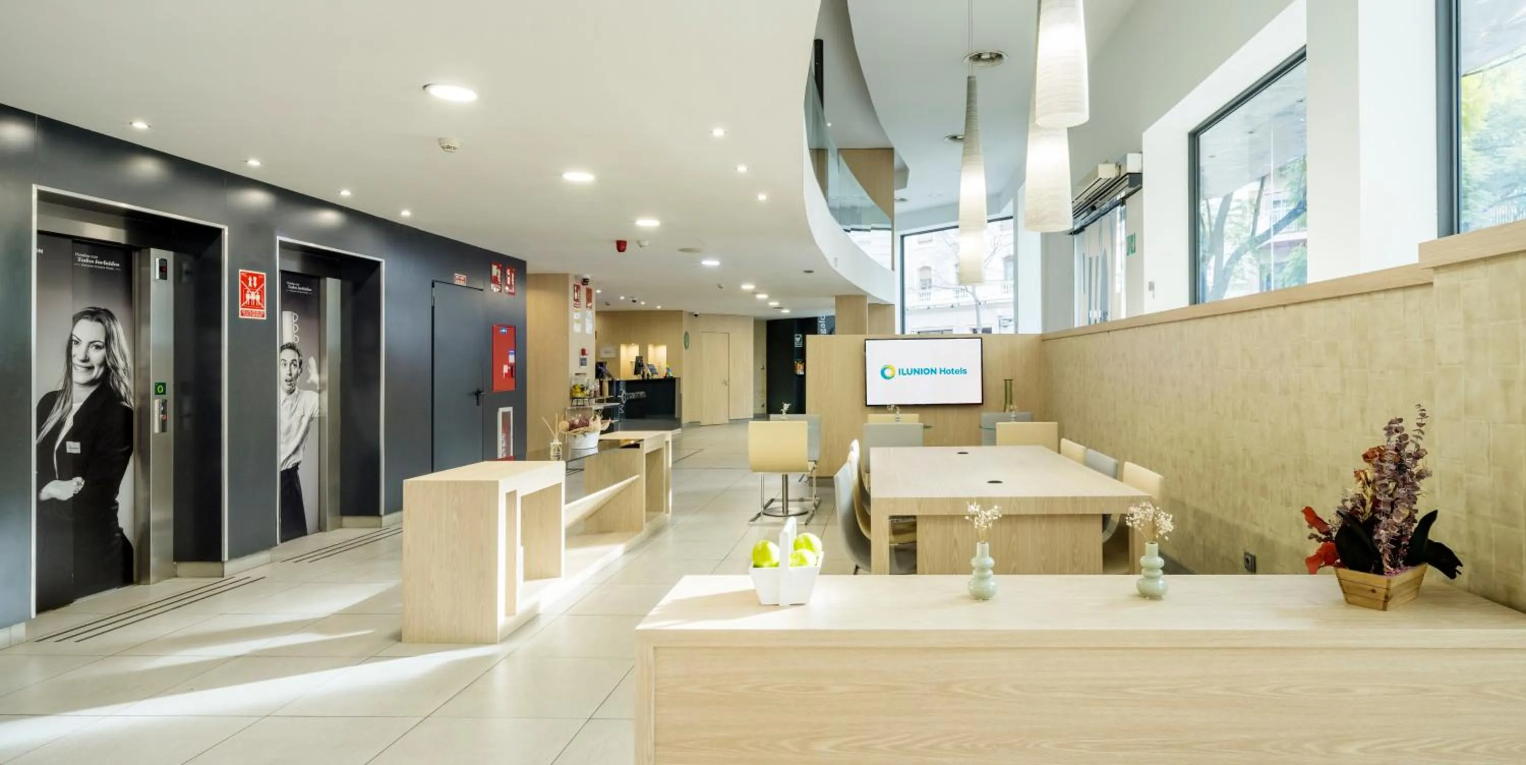 Lobby or reception in Ilunion Auditori