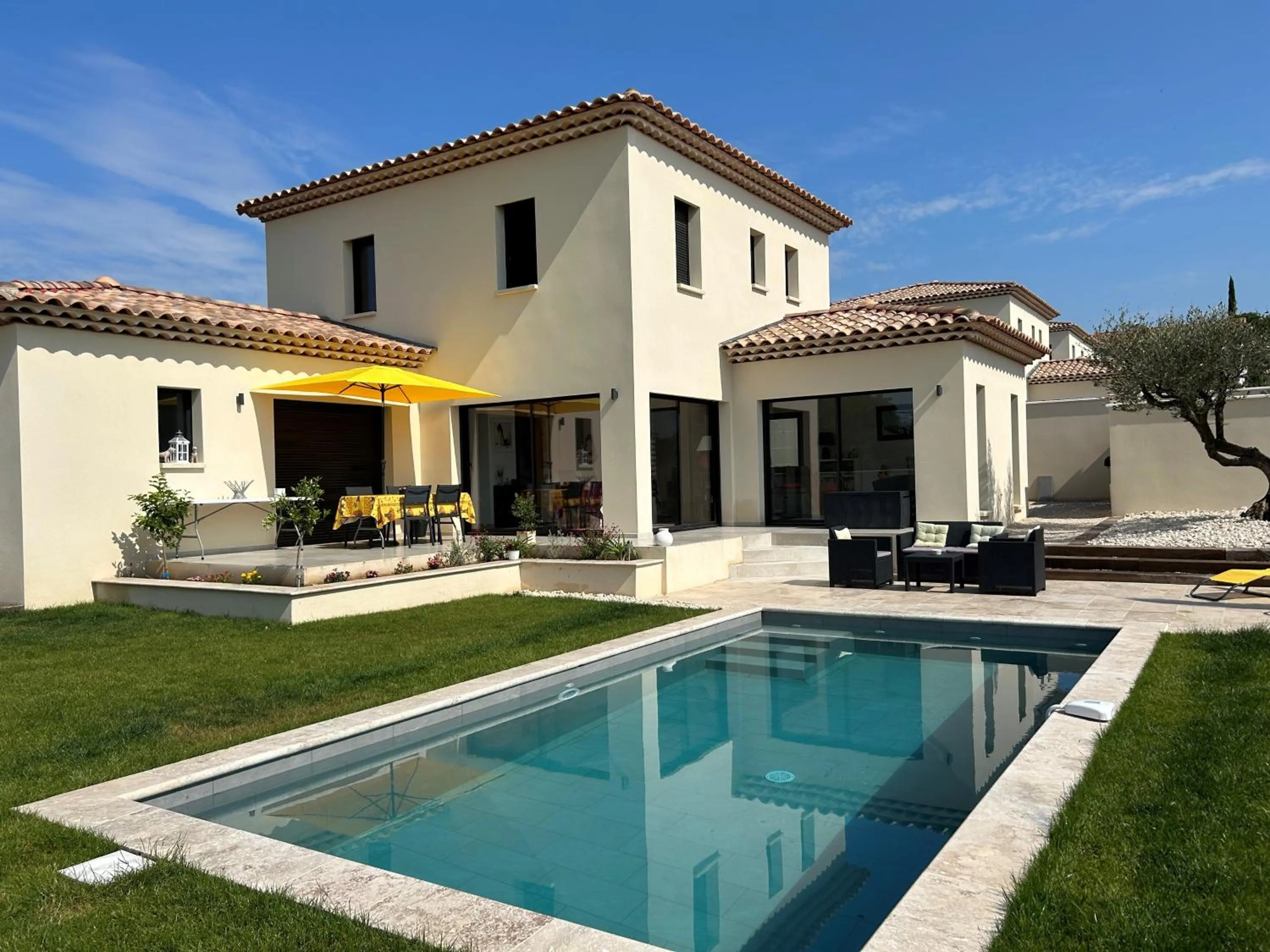 Property Building in Le Mas du Cariban