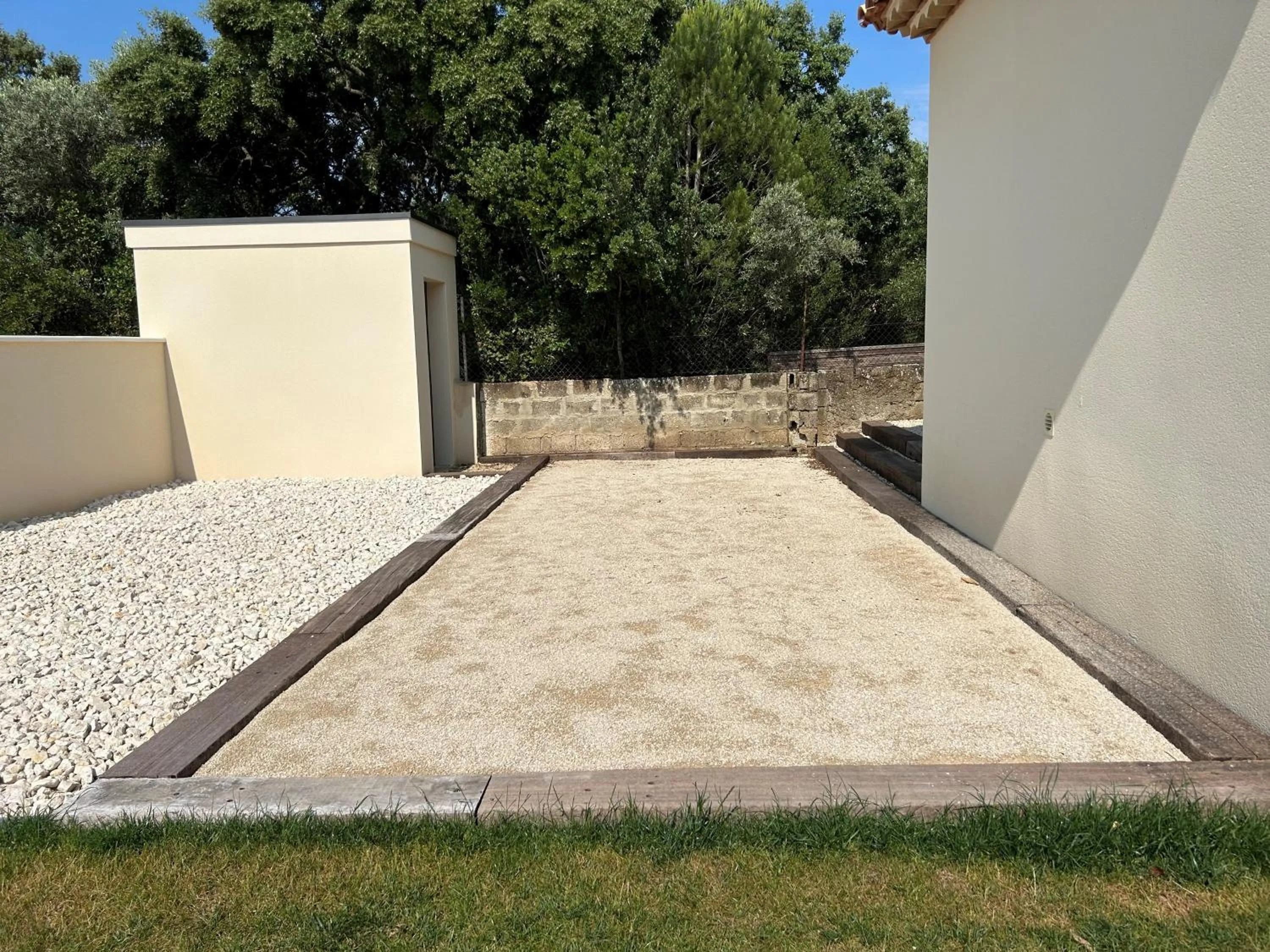 Day in Le Mas du Cariban