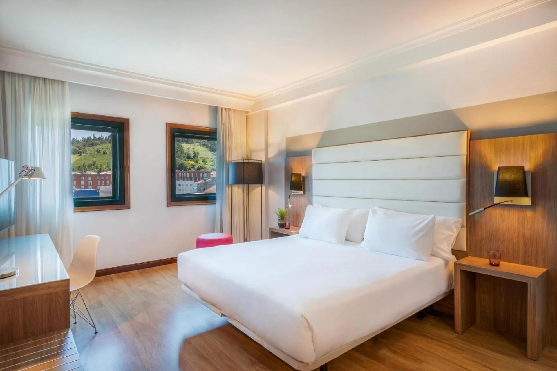 Bed in Hotel Santiago Plaza Affiliated by Meliá