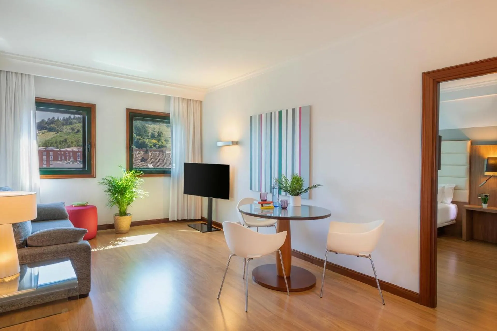 TV and multimedia in Hotel Santiago Plaza Affiliated by Meliá