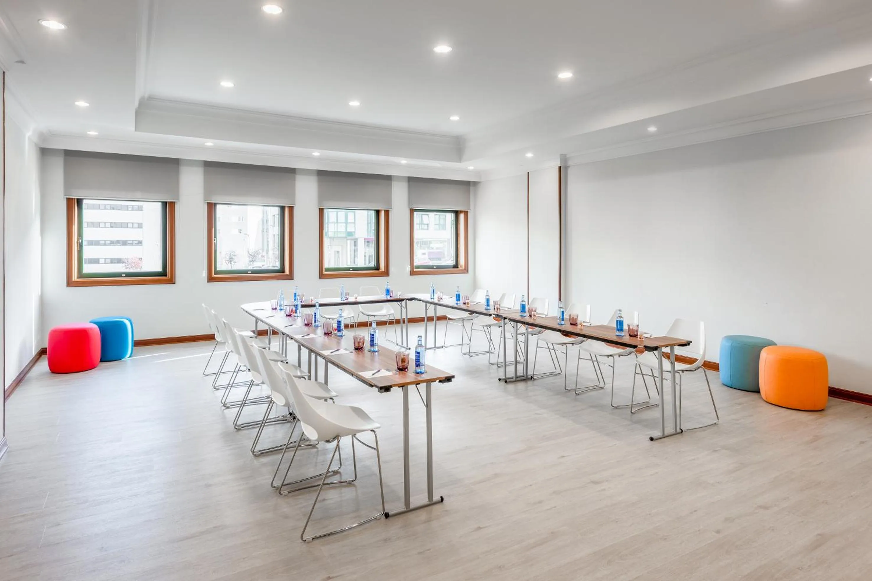 Business facilities in Hotel Santiago Plaza Affiliated by Meliá