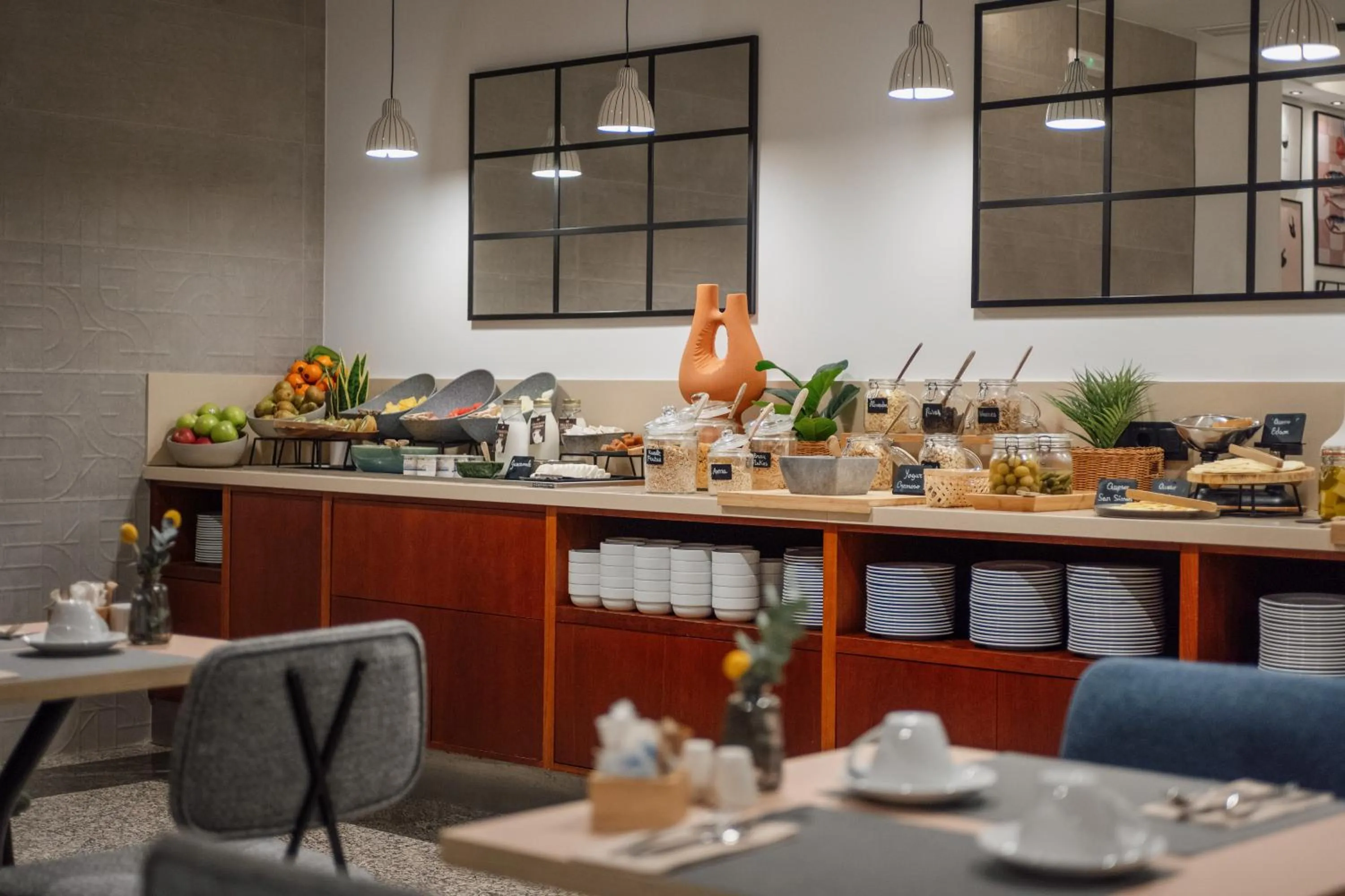 Restaurant/places to eat in Hotel Santiago Plaza Affiliated by Meliá