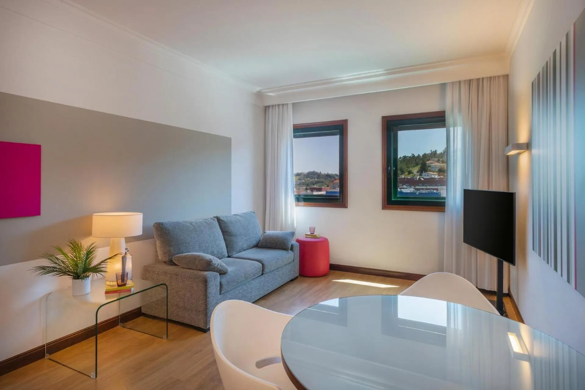 TV and multimedia in Hotel Santiago Plaza Affiliated by Meliá