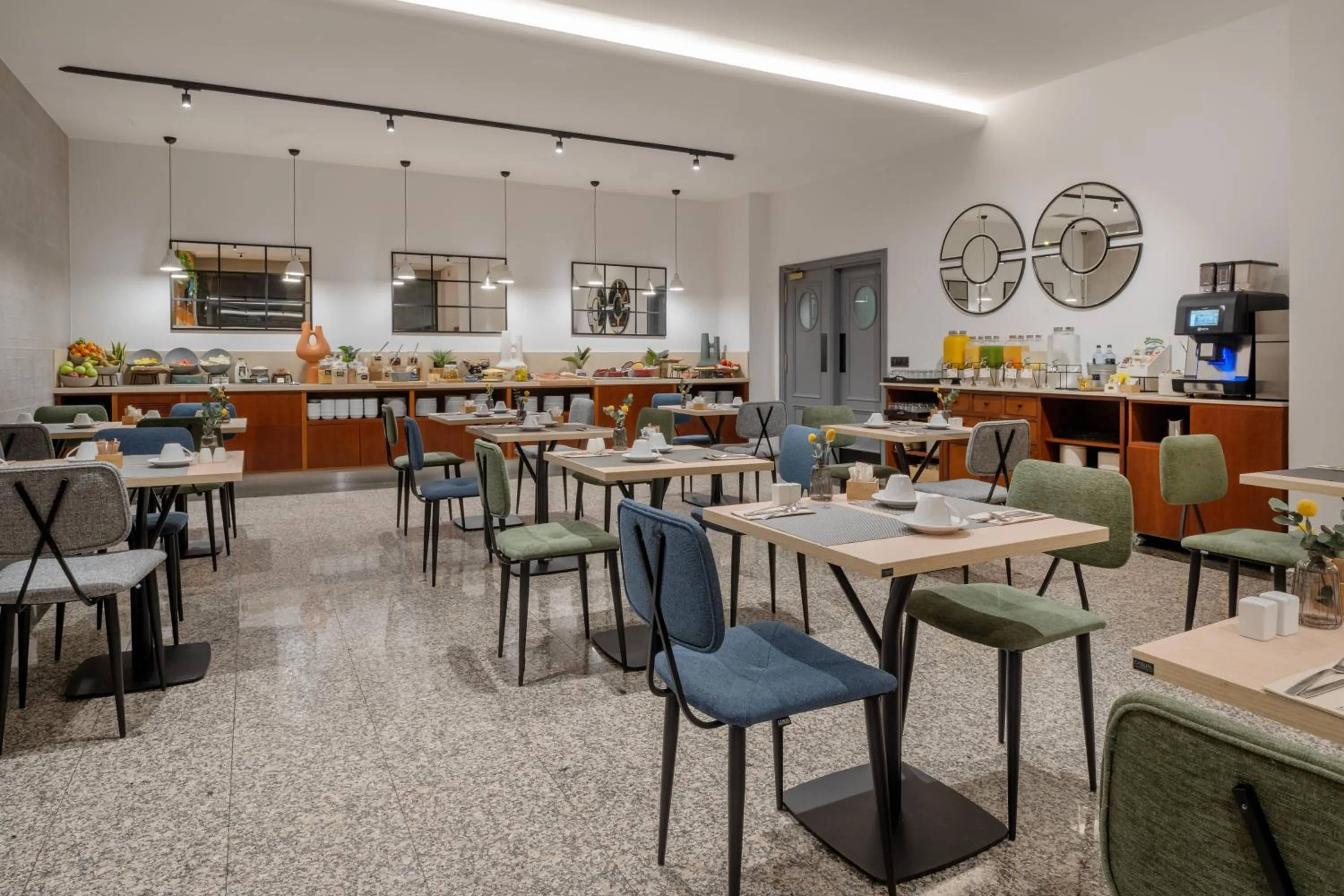 Restaurant/places to eat in Hotel Santiago Plaza Affiliated by Meliá