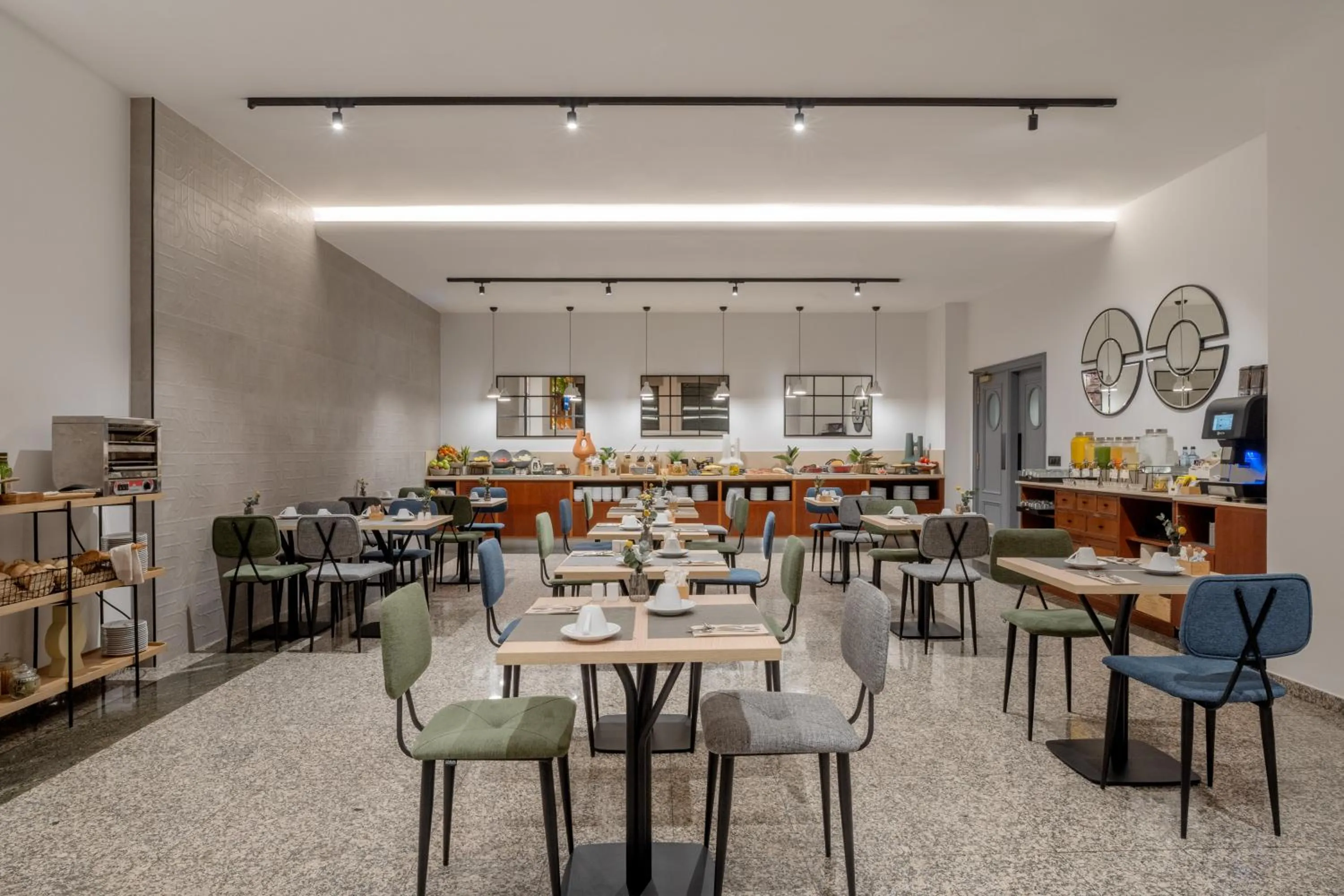 Restaurant/places to eat in Hotel Santiago Plaza Affiliated by Meliá