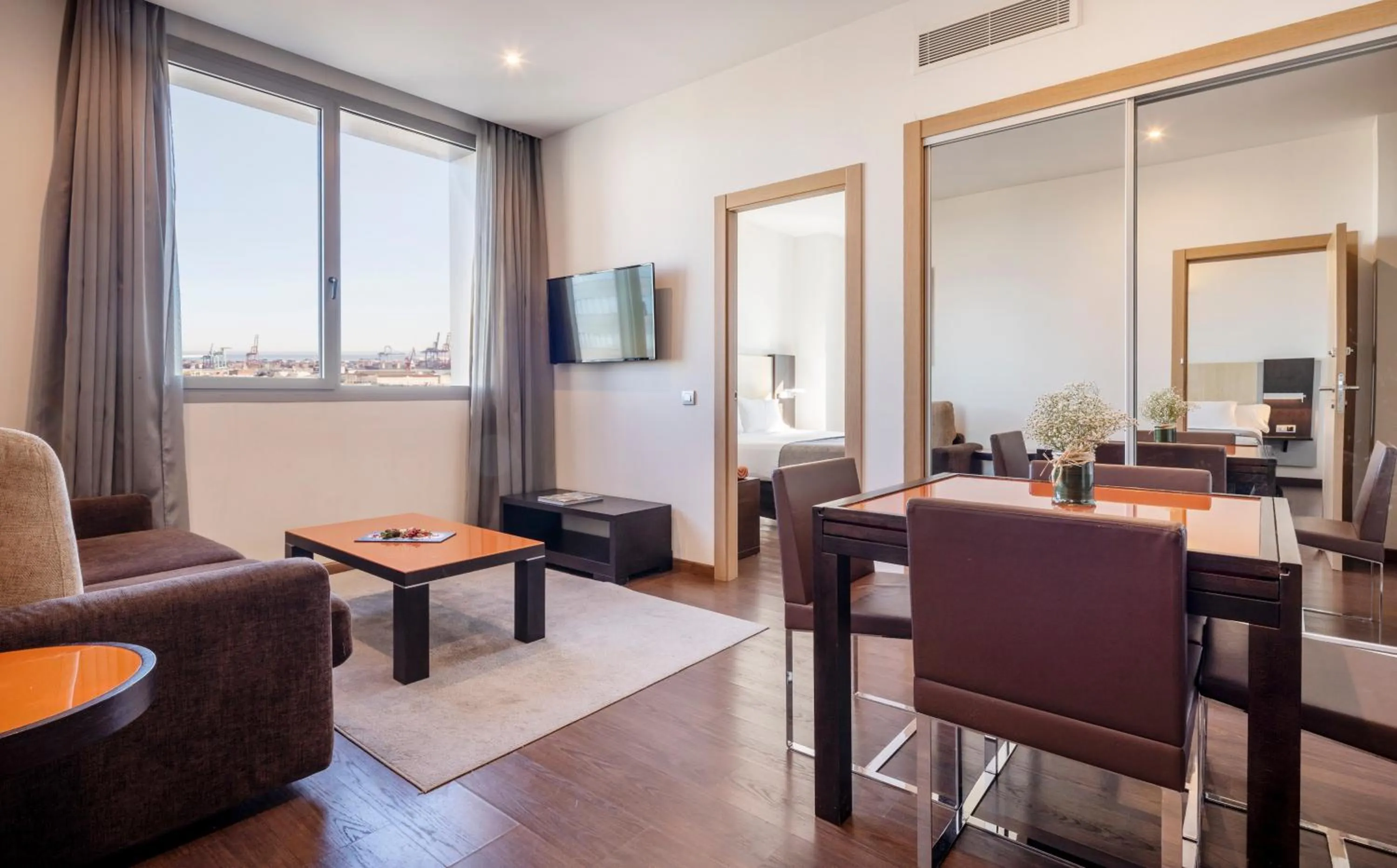 Photo of the whole room in Ilunion Aqua 4