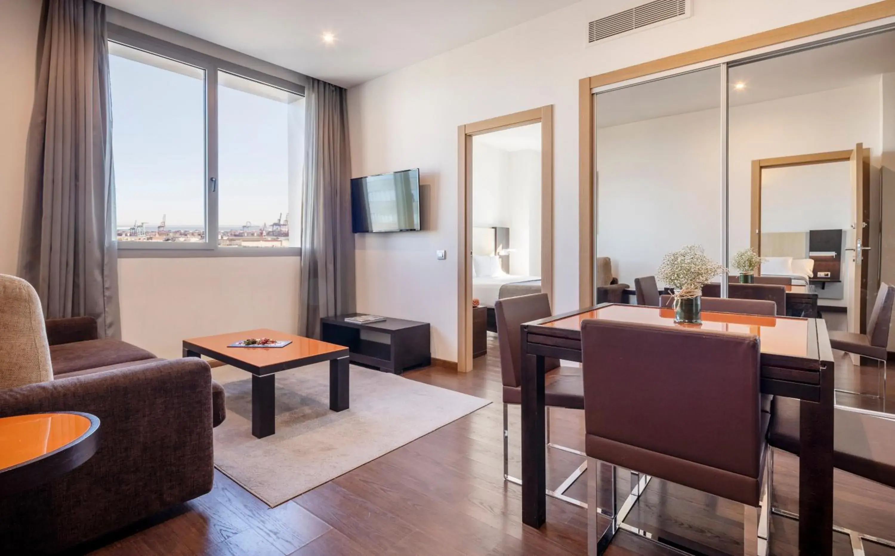 Junior Suite (2 Adults + 2 Children) in Ilunion Aqua 4 Junior Suite (2 Adults + 2 Children) in Ilunion Aqua 4