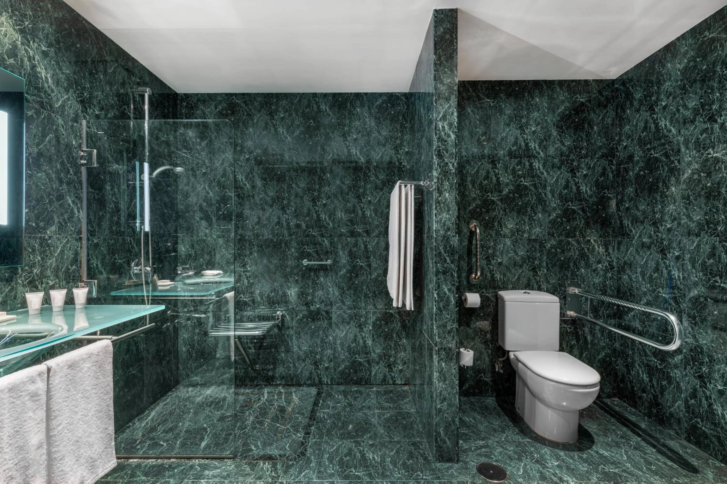 Bathroom in AC Hotel Oviedo Fórum by Marriott