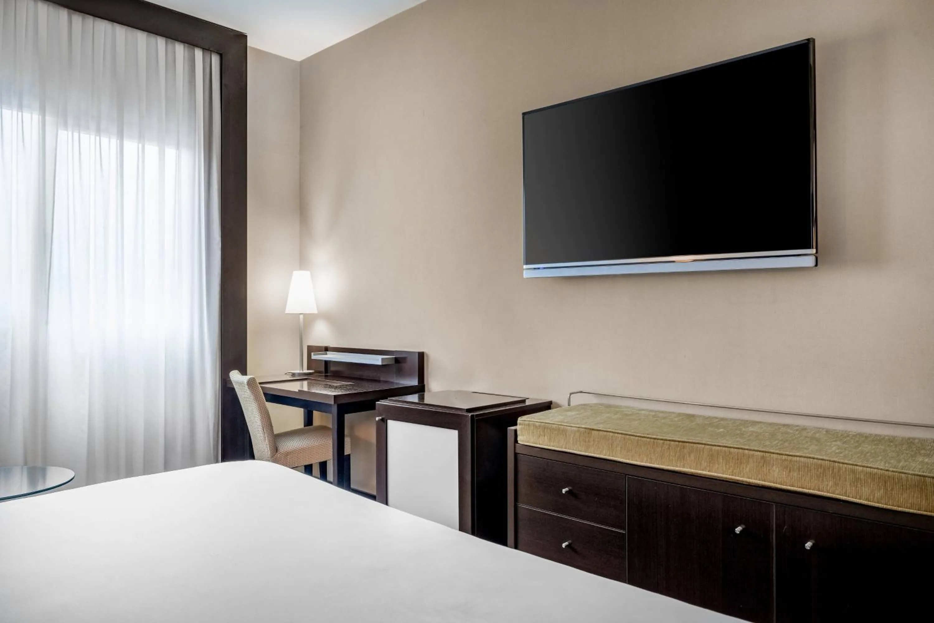 Photo of the whole room, Bed in AC Hotel Oviedo Fórum by Marriott