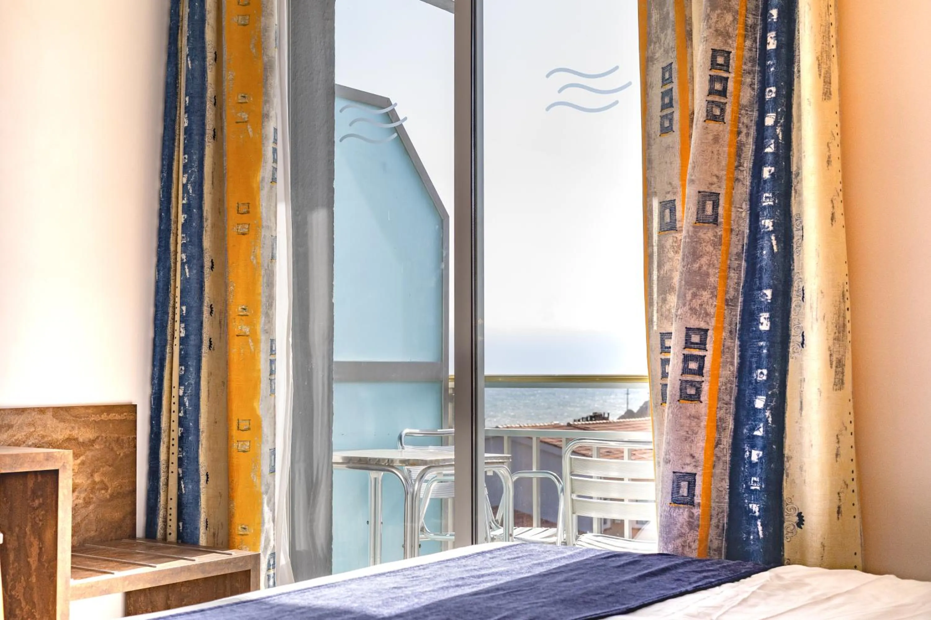 Sea view, Bed in Hotel Internacional