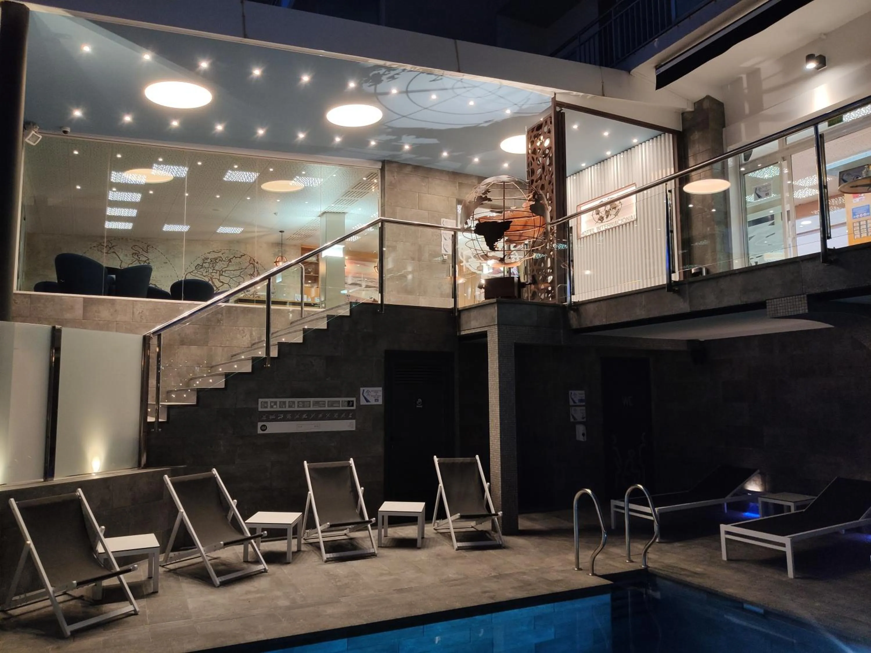 Swimming pool in Hotel Internacional