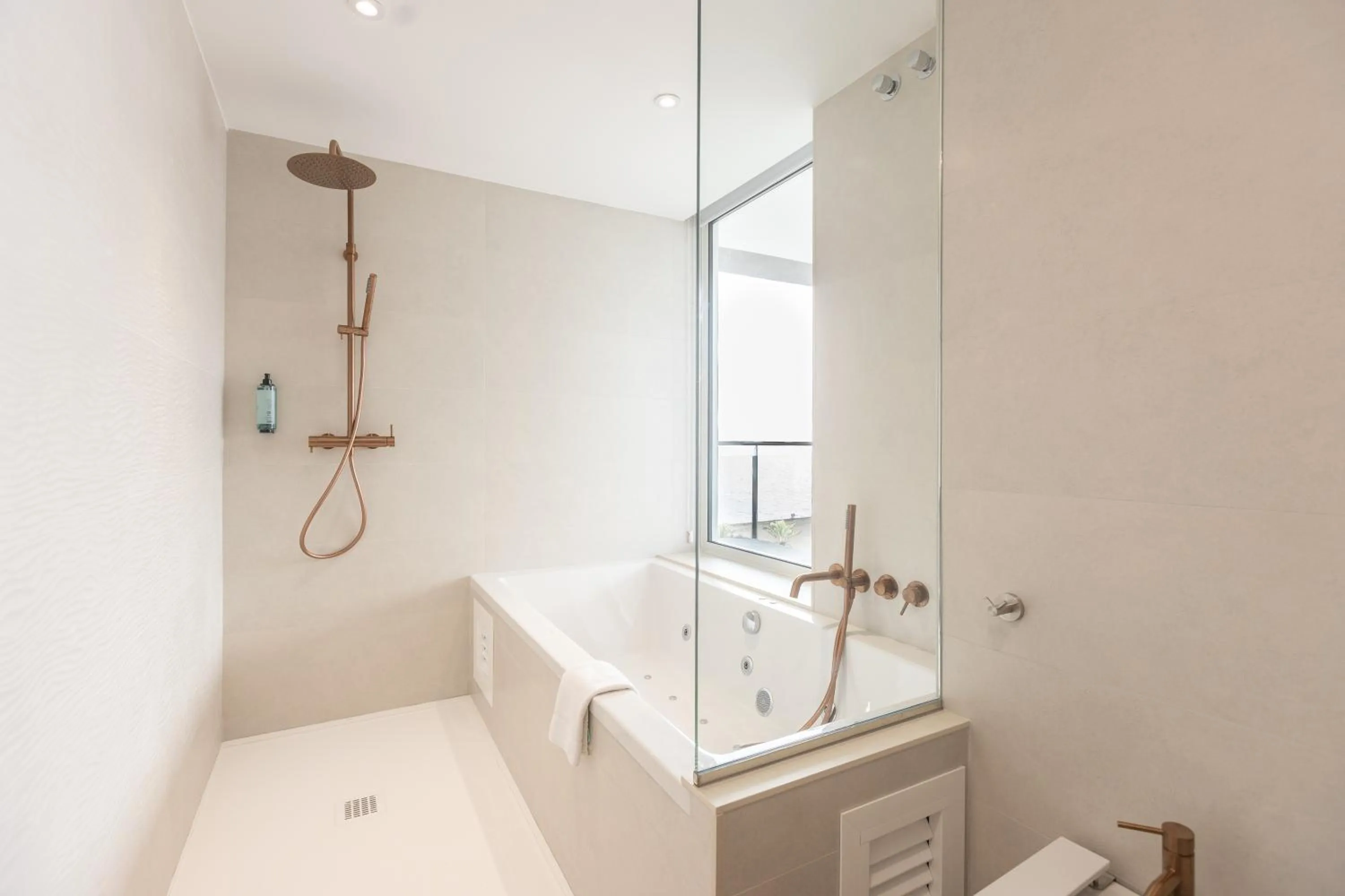 Bathroom in Hotel Internacional