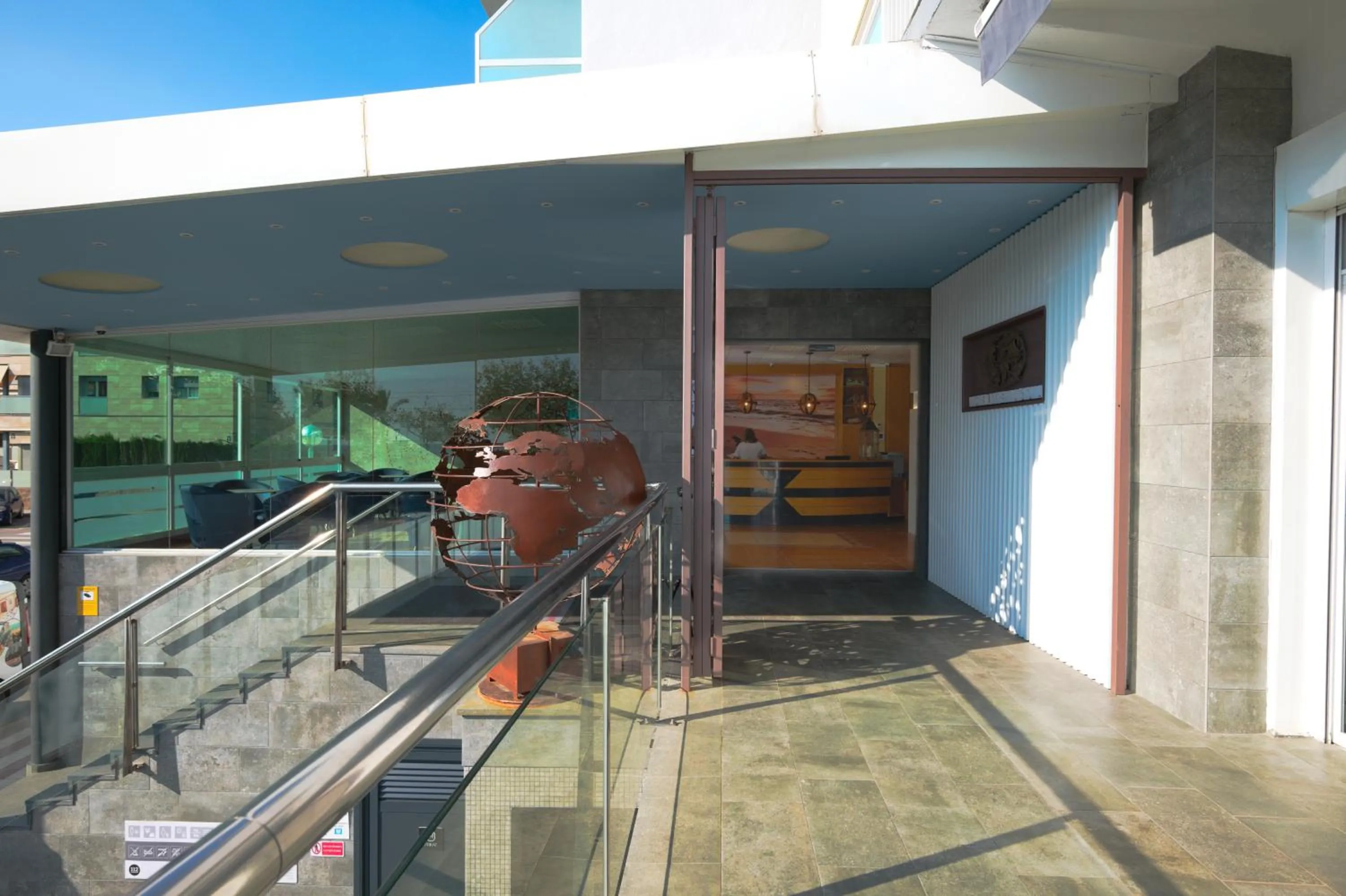 Facade/entrance in Hotel Internacional