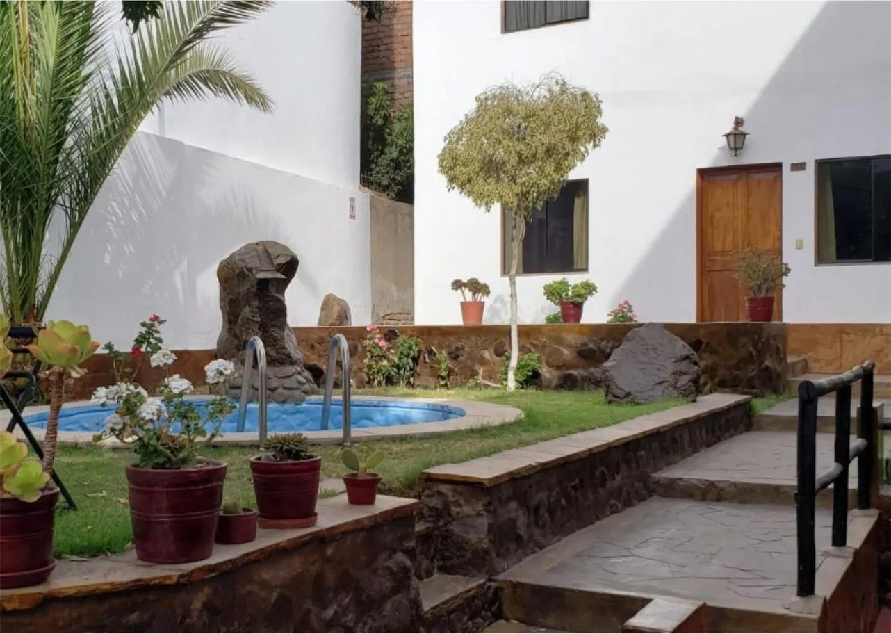 Garden view in La casa de theo