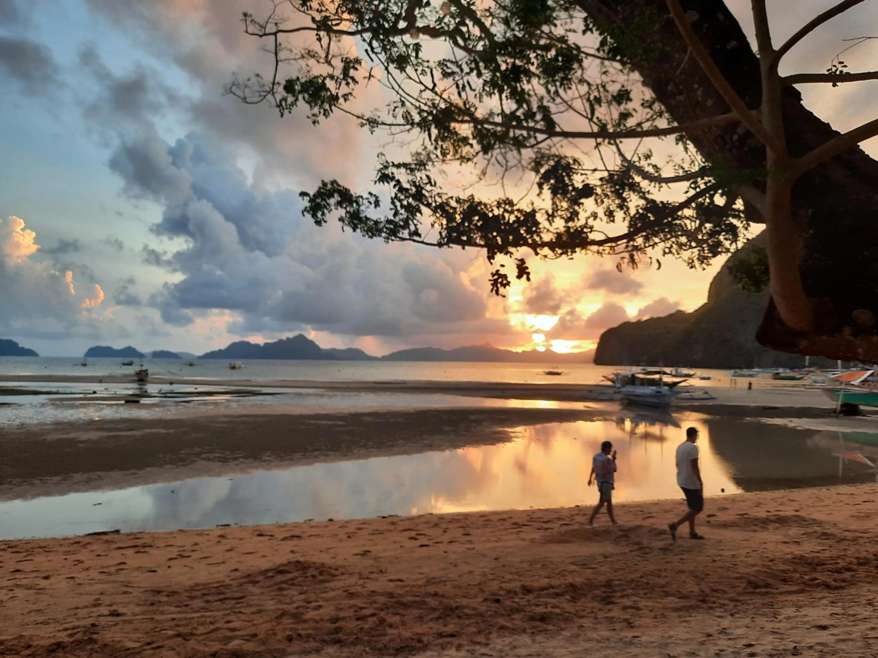 Beach in Ora Beach Resort