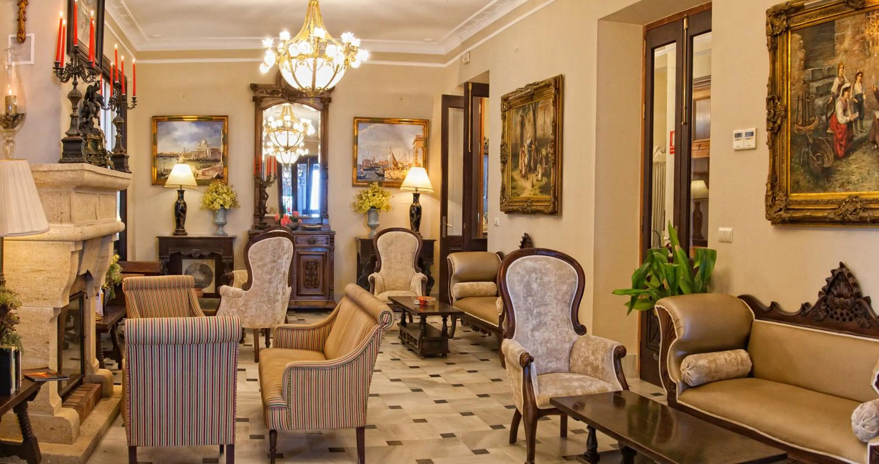 Communal lounge/ TV room in Hotel Playa de Regla