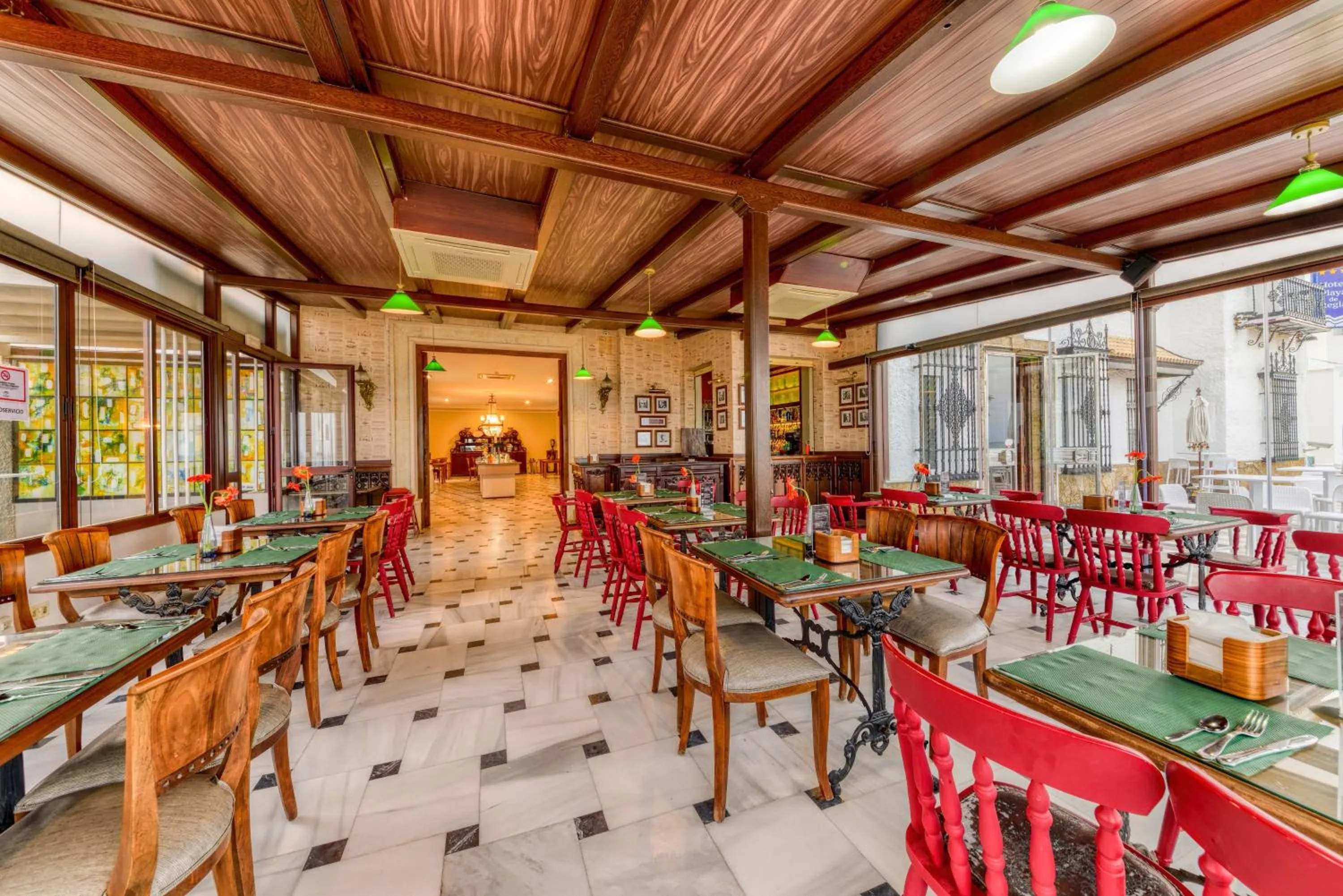 Restaurant/places to eat in Hotel Playa de Regla