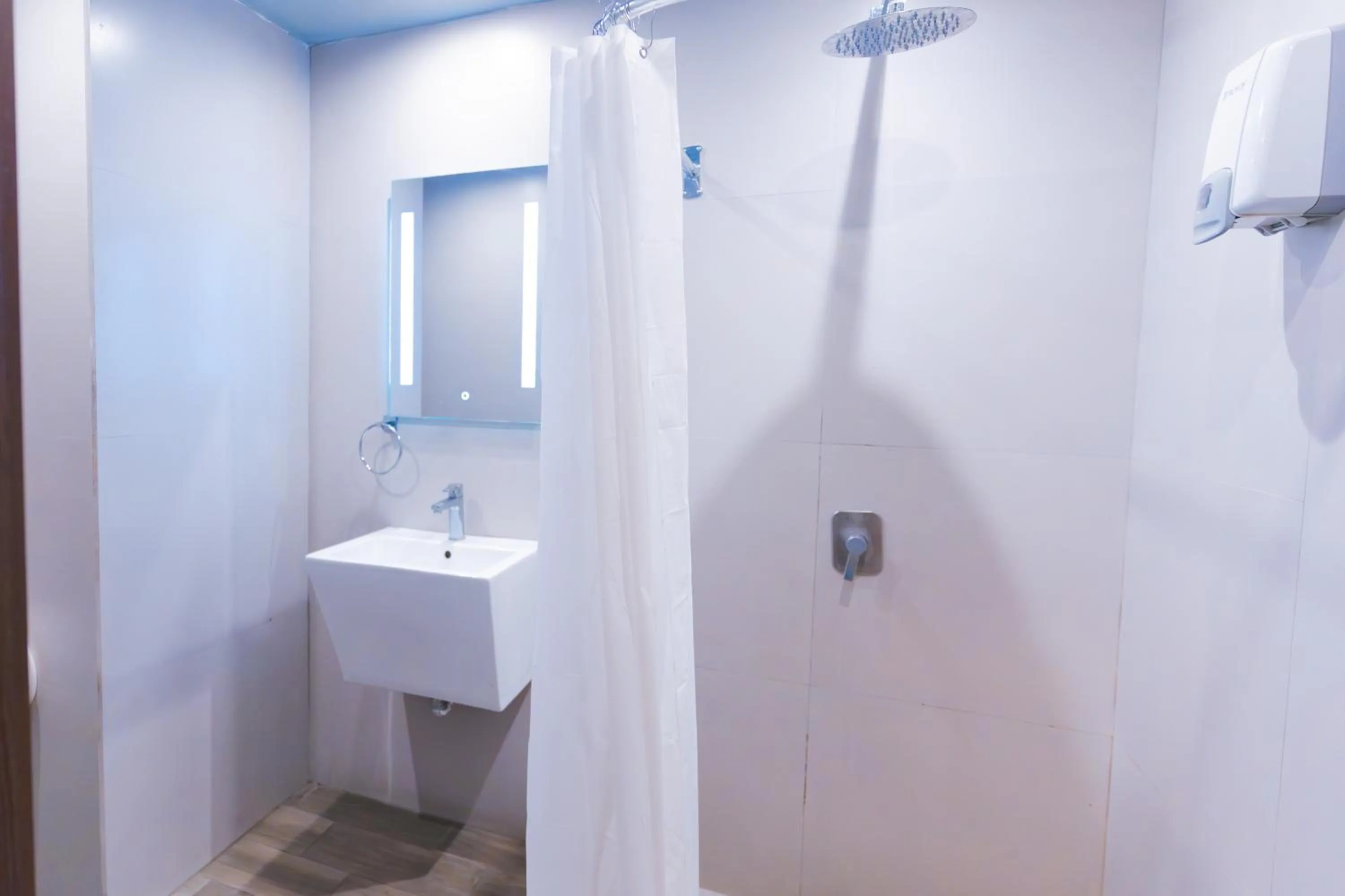 Shower in Hotel Villas Santander