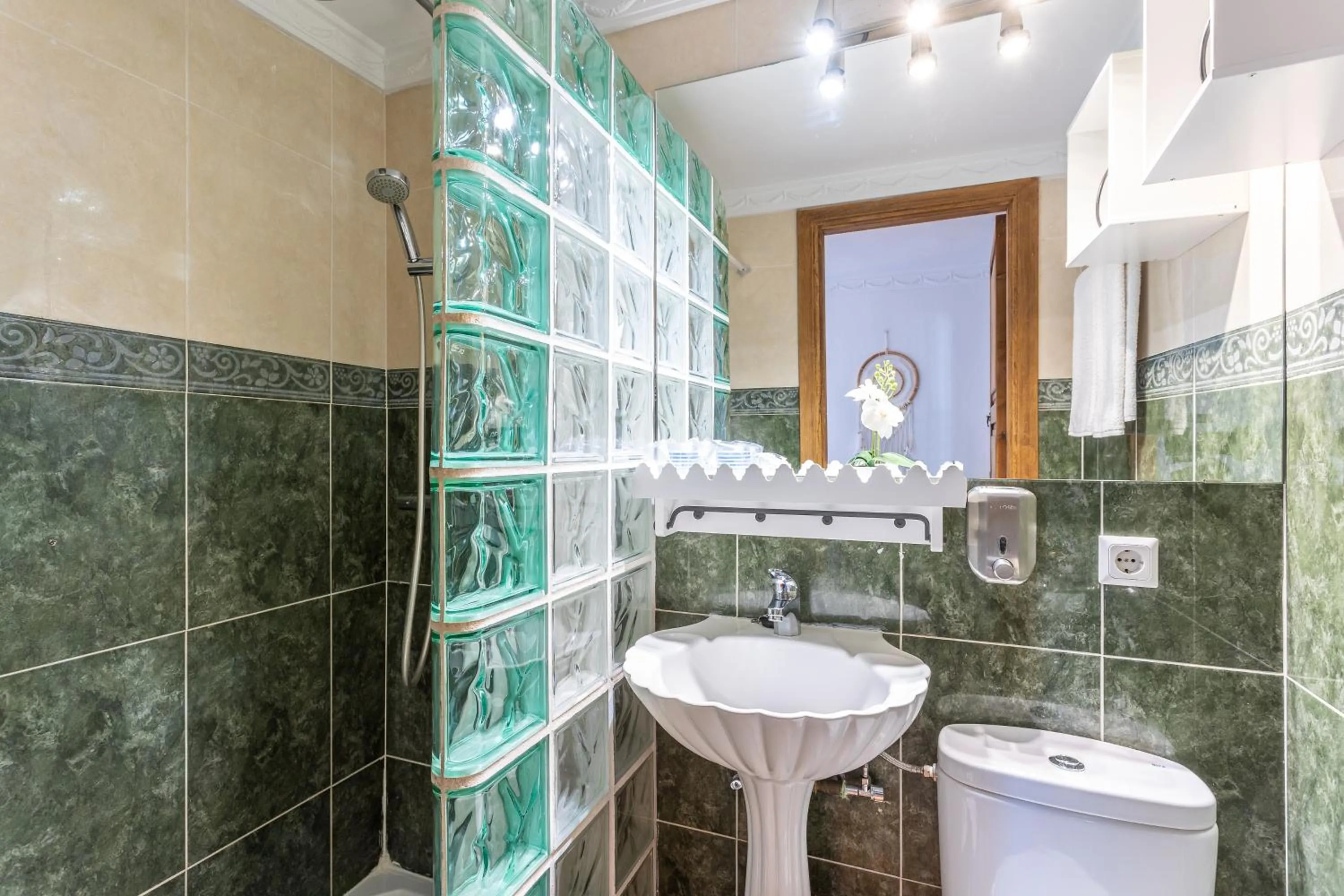 Bathroom in Puerta De Aduares