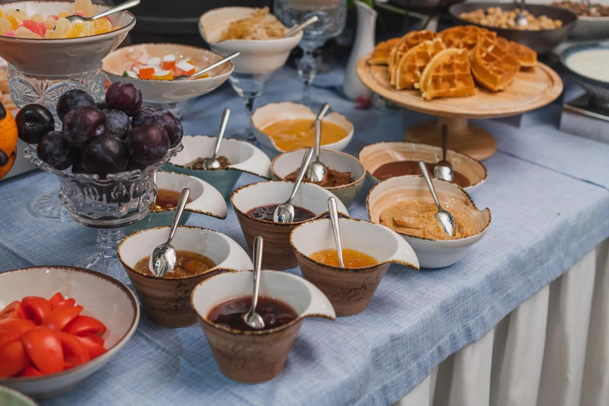 Buffet breakfast in Zarafshon Parkside