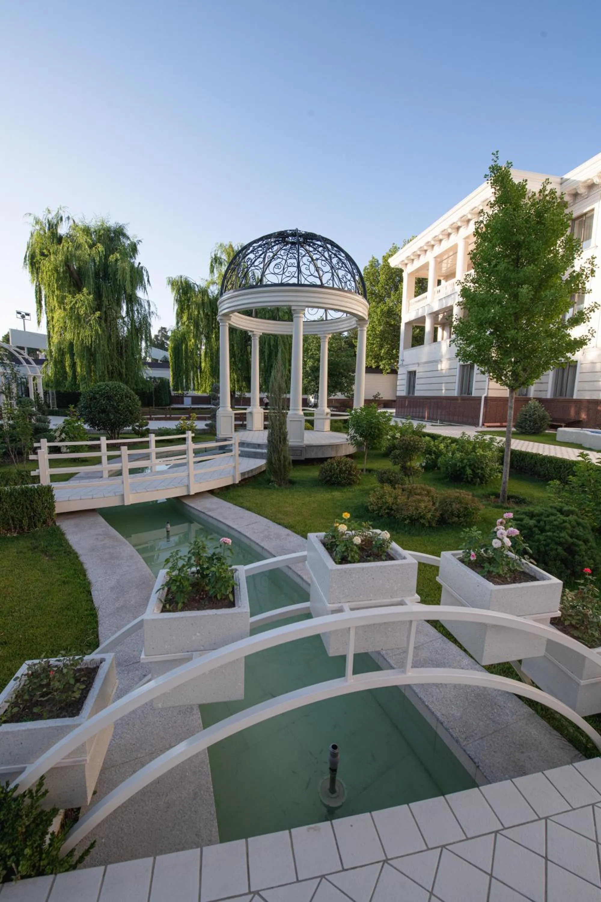 Natural landscape in Zarafshon Parkside