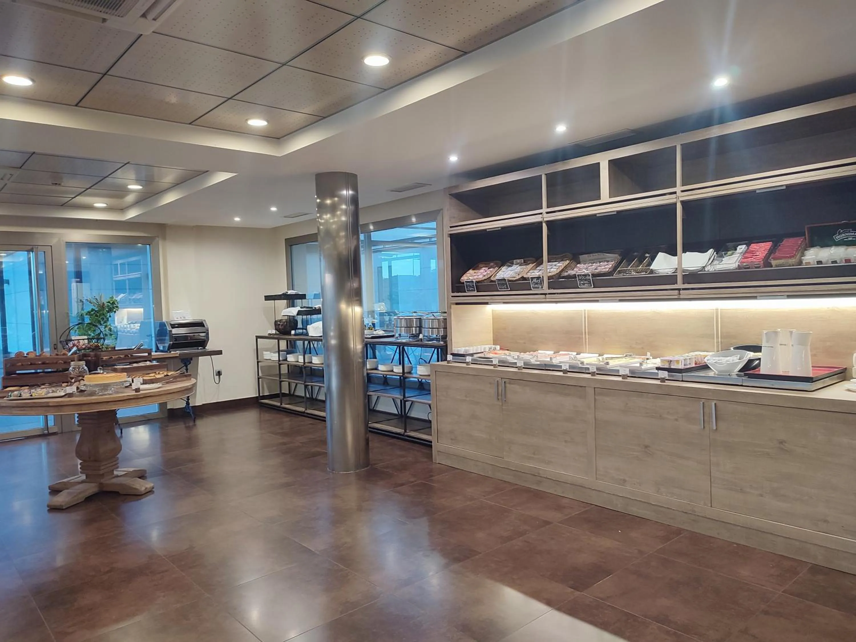 Lounge or bar in Hotel Sercotel Cuatro Postes