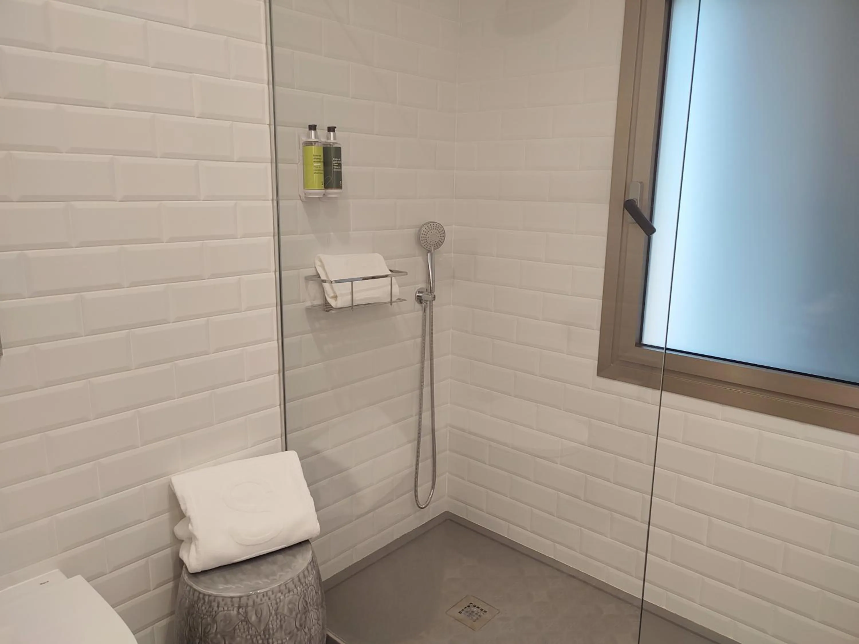 Toilet in Hotel Sercotel Cuatro Postes