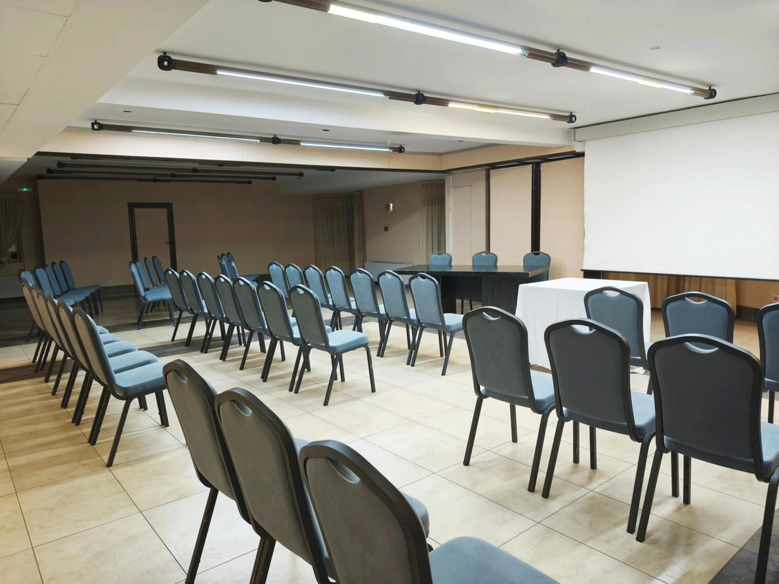 Meeting/conference room in Hotel Sercotel Cuatro Postes