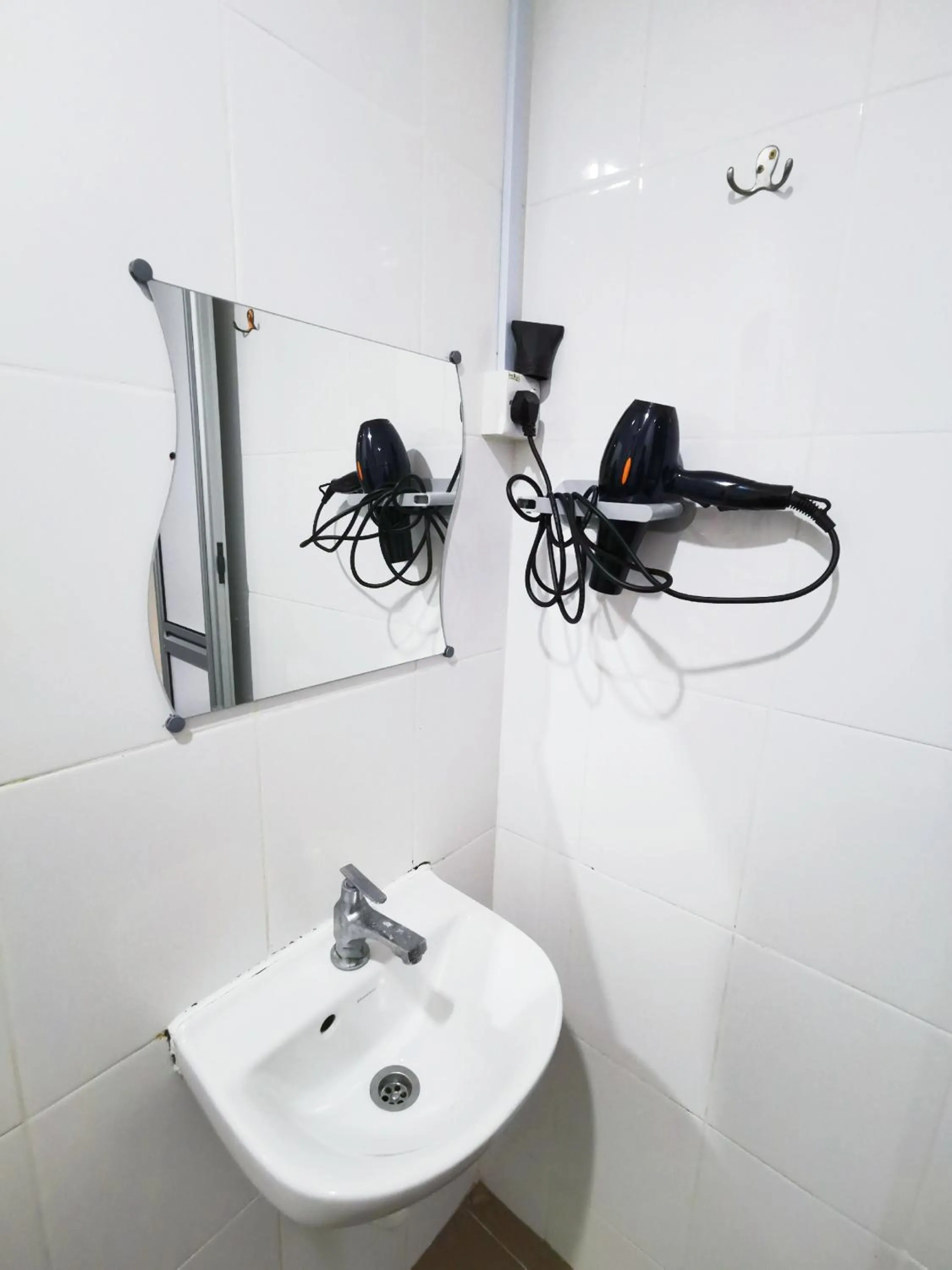 Bathroom in Gurney Coast Guest House by Sky Hive