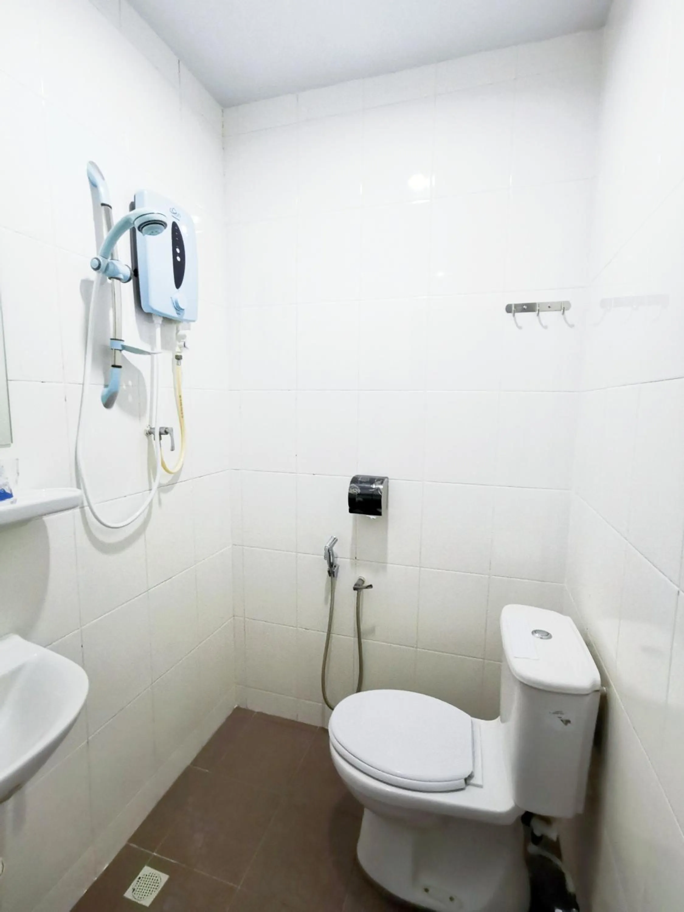 Shower in Gurney Coast Guest House by Sky Hive