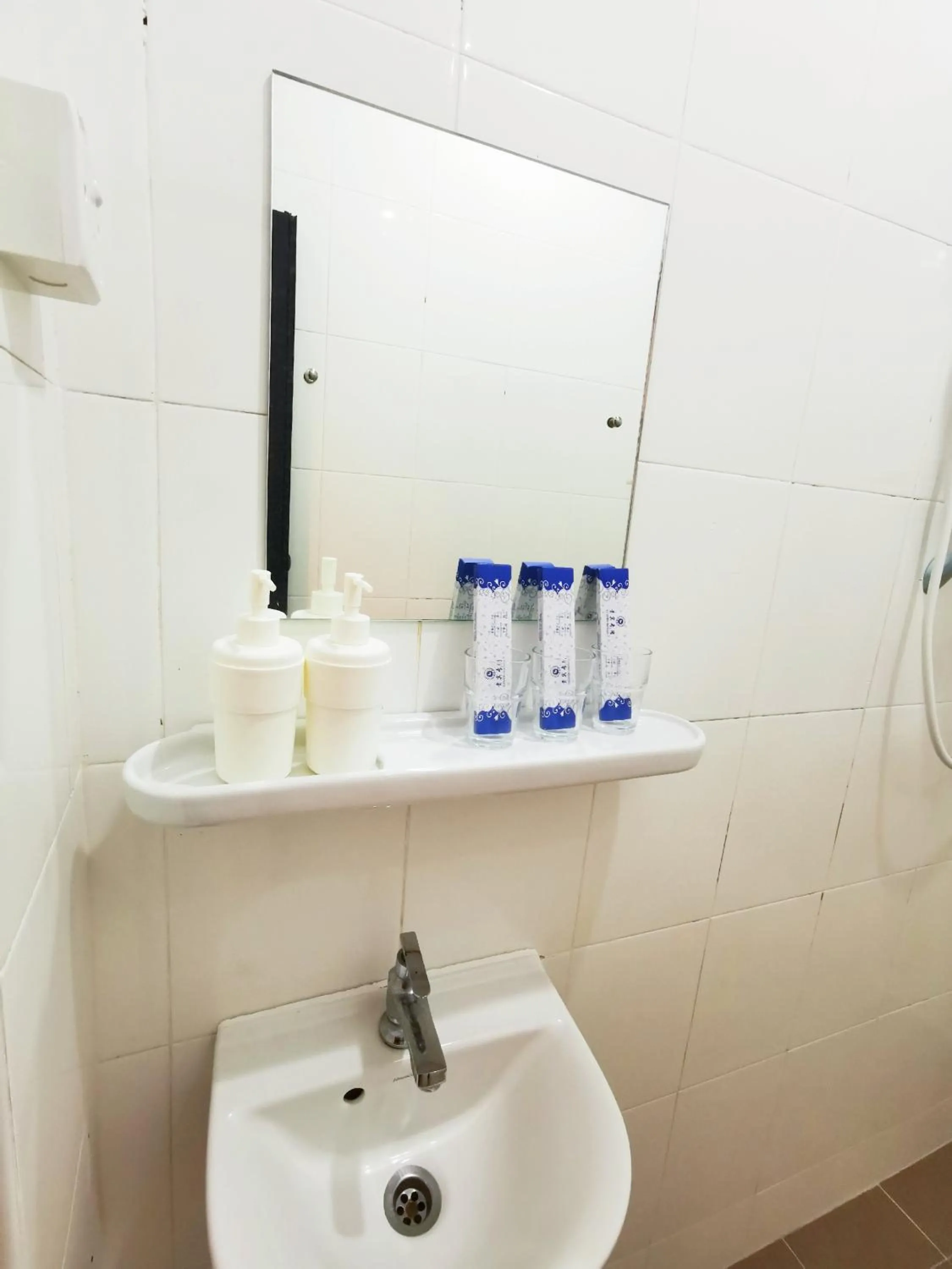 Bathroom in Gurney Coast Guest House by Sky Hive