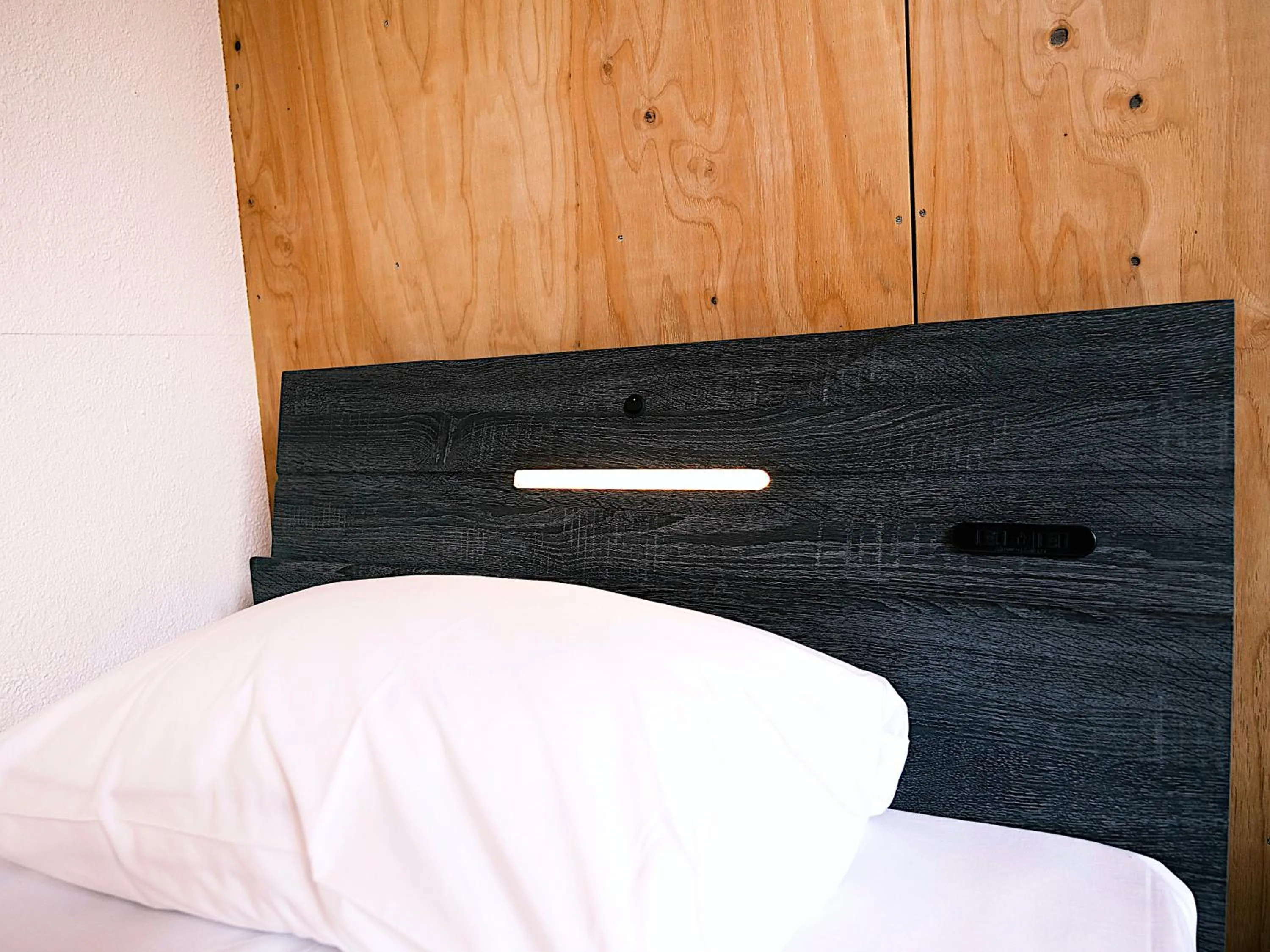 Bed in 宮古島 Guesthouse Re-Spect