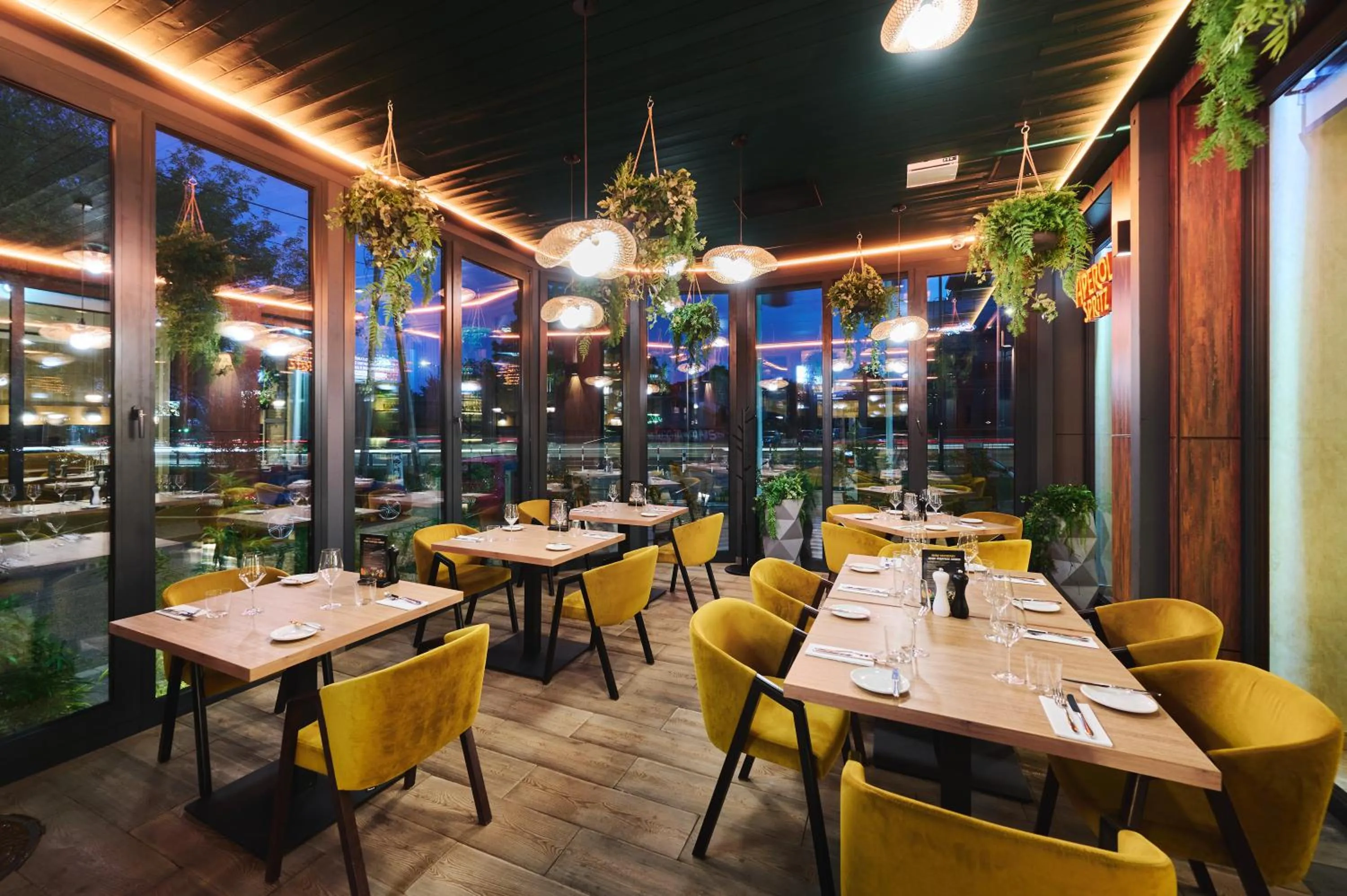 Restaurant/places to eat in Stay inn Hotel Warszawa